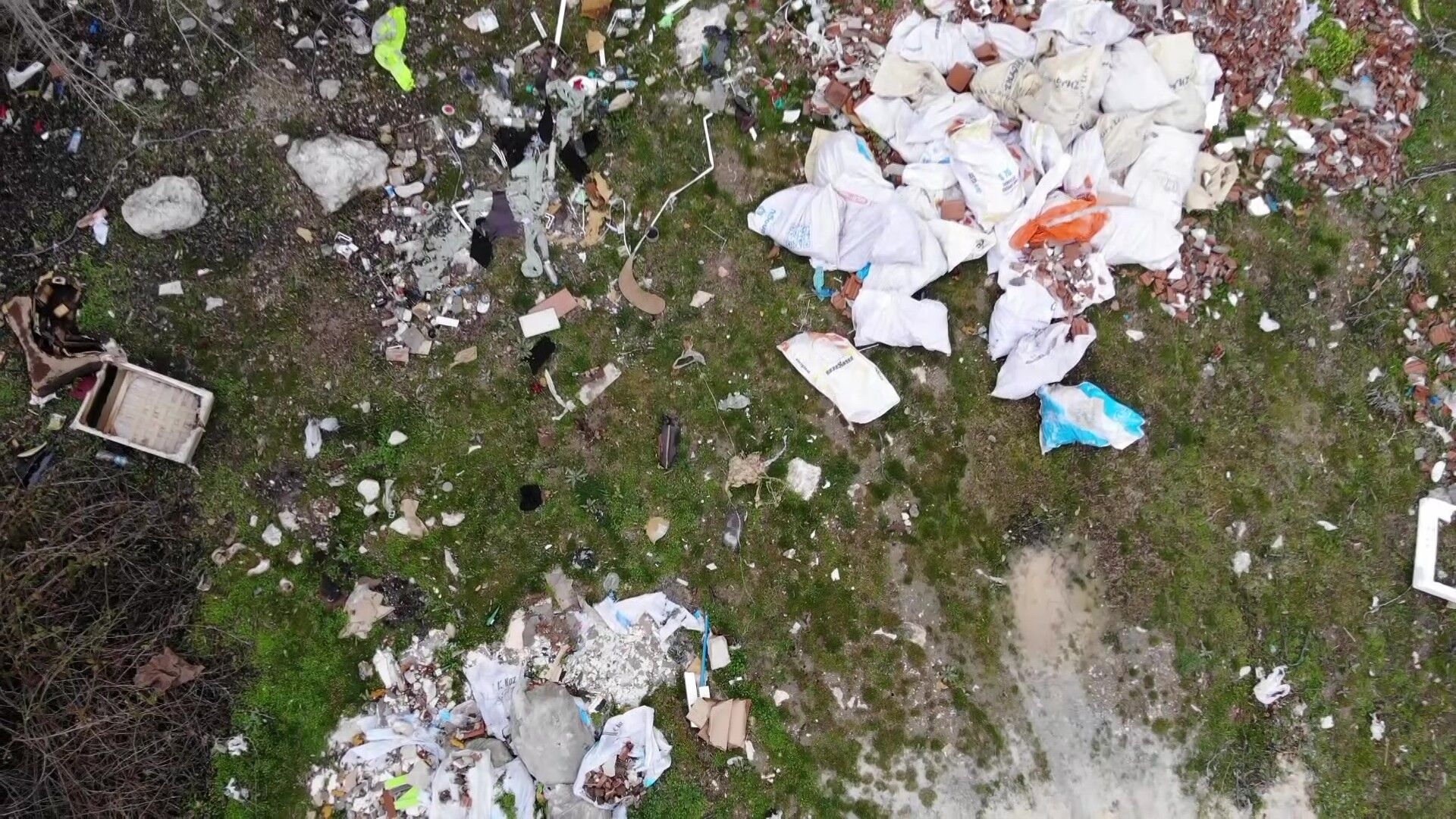 Ormanlık Alan Çöplüğe Döndü Tepkiler Büyüyor3