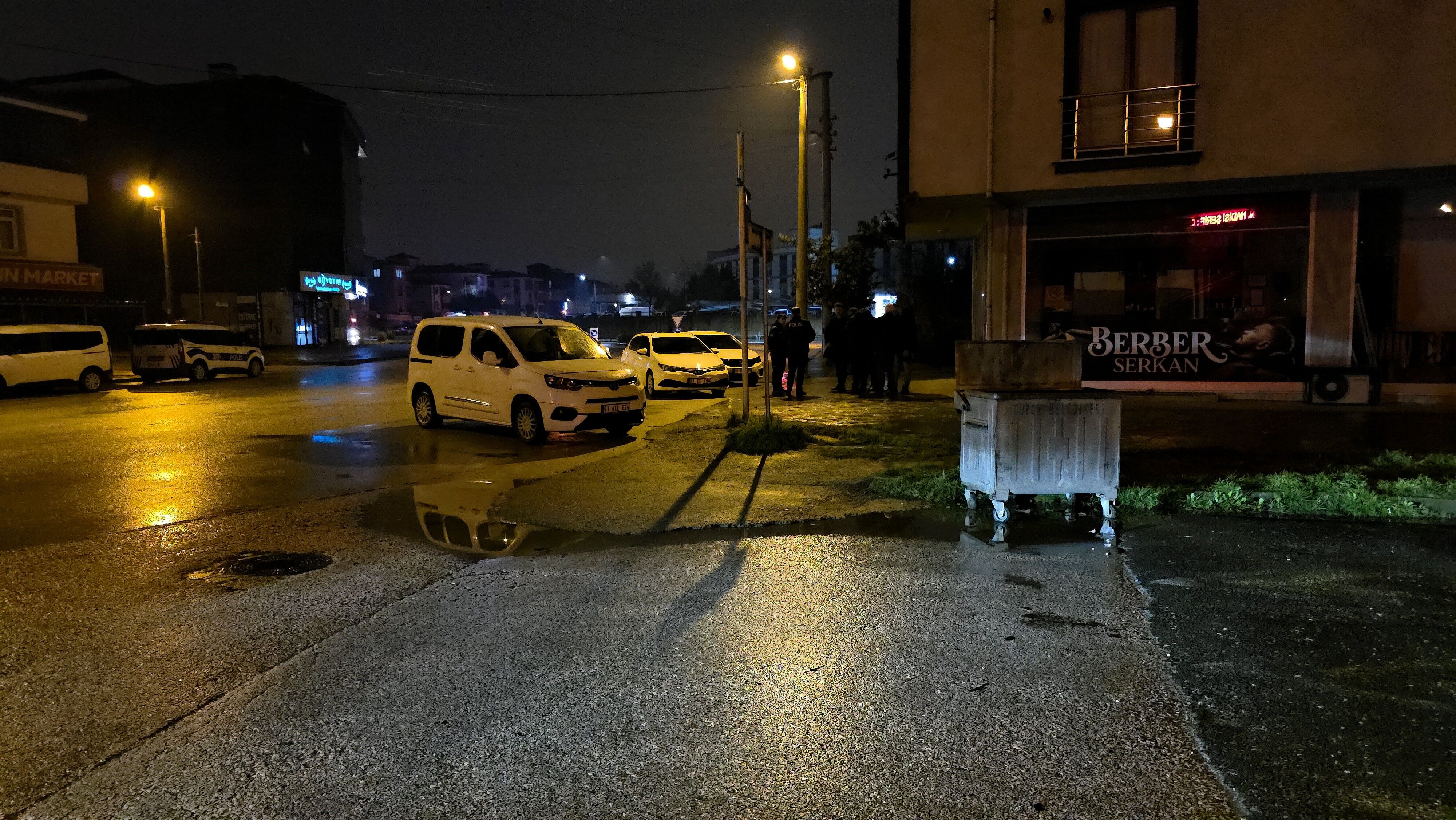 Otobüs Durağında 14 Yaşındaki Çocuk Ölü Bulundu2