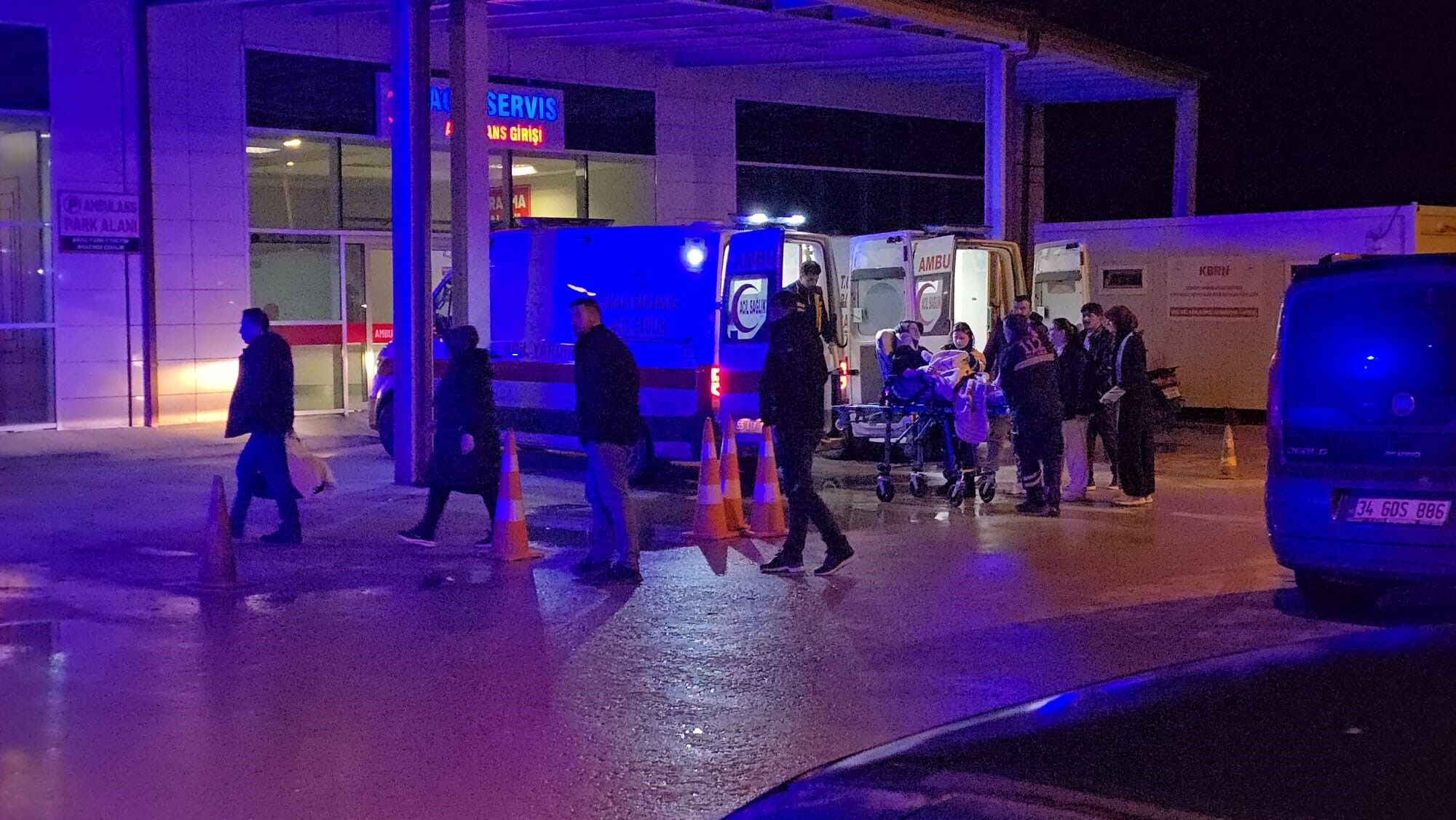 Otomobil Ormana Yuvarlandı Feci Kazada 7 Kişi Yaralandı 88888888