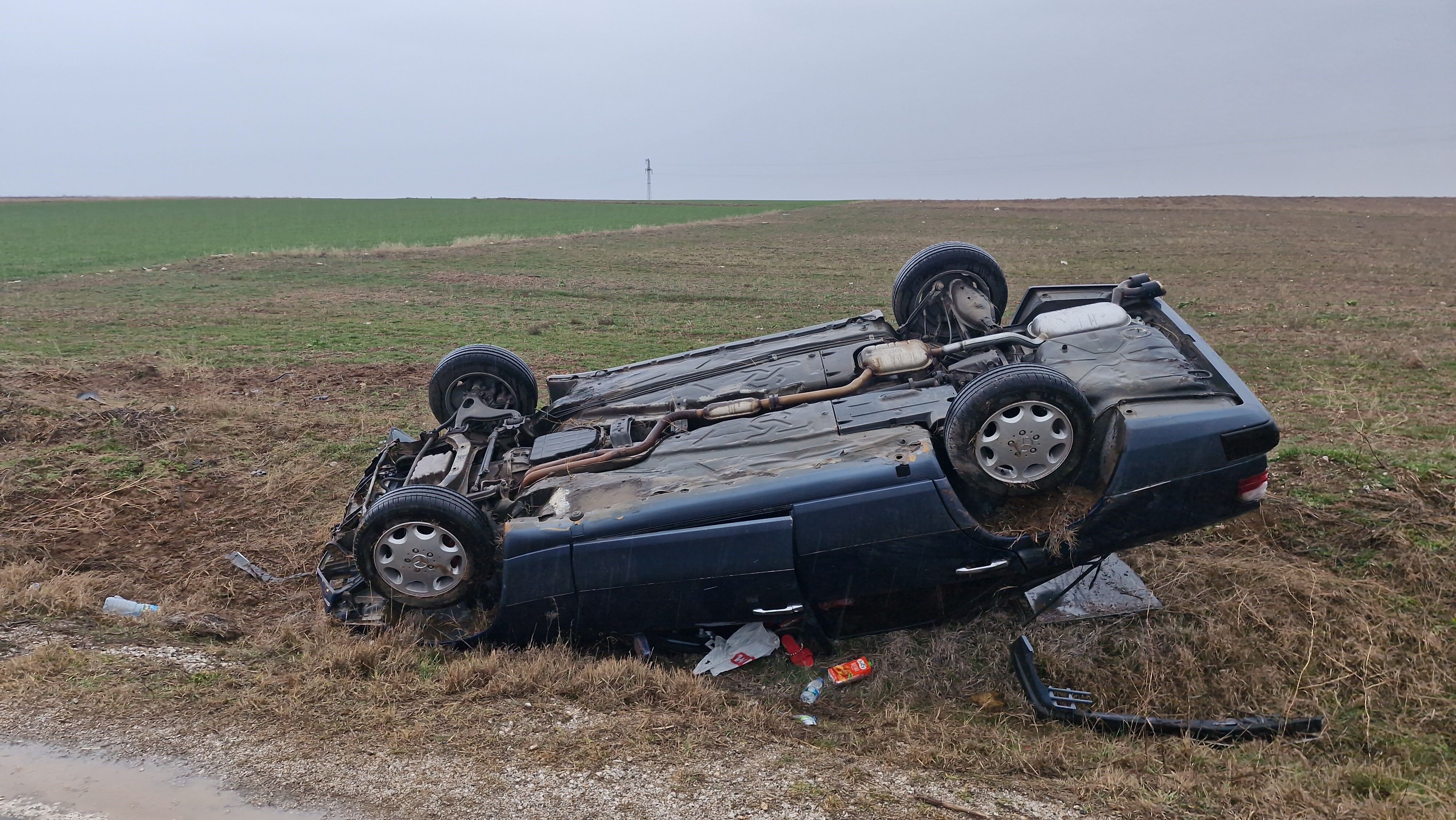Otomobil Şarampole Devrildi 13 Yaşındaki Çocuk Yaralandı4