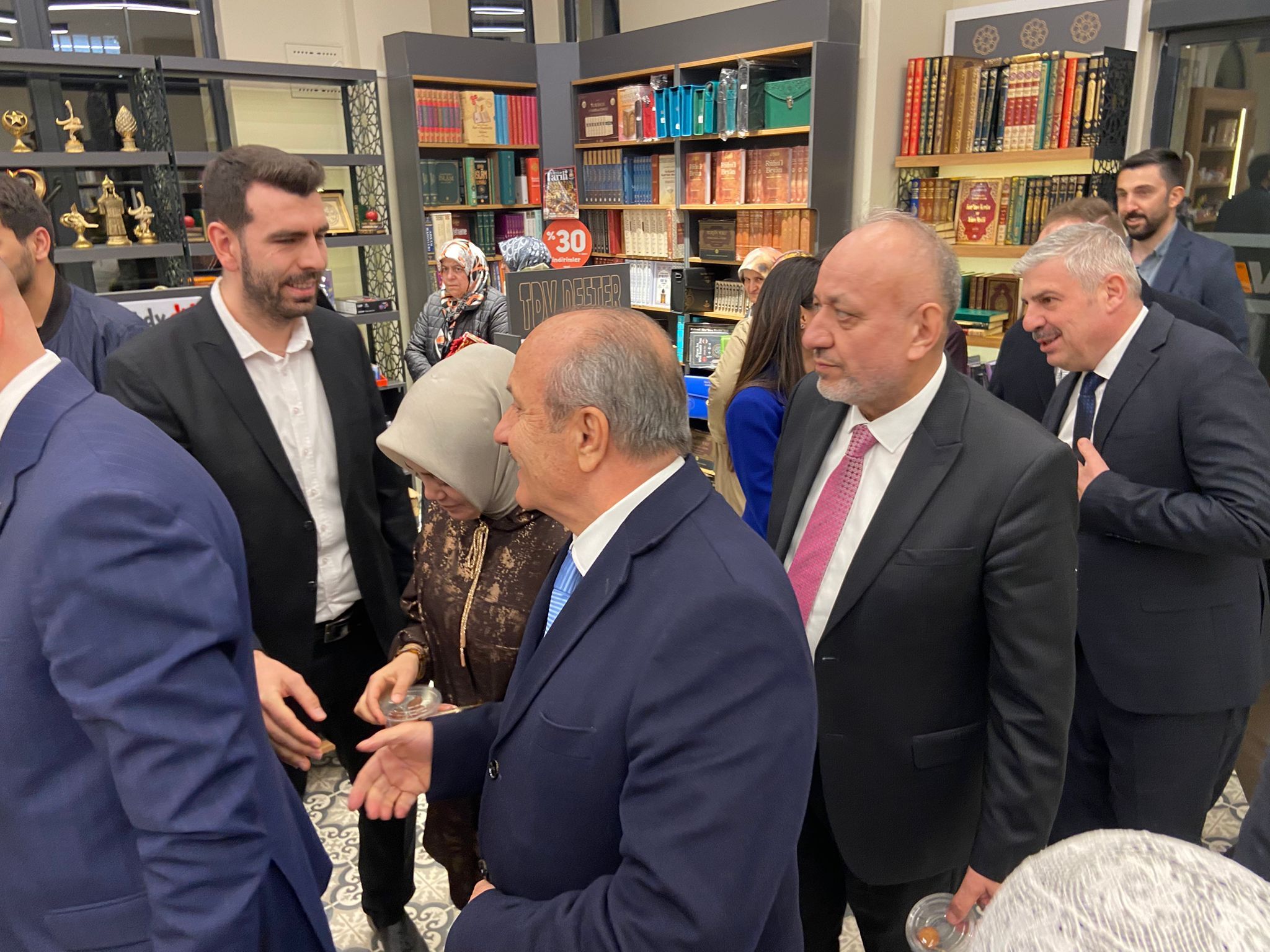 Ramazan Bereketi Sokakta Yılmaz Tunç Ve Hüseyin Arslan Vatandaşlarla Buluştu2