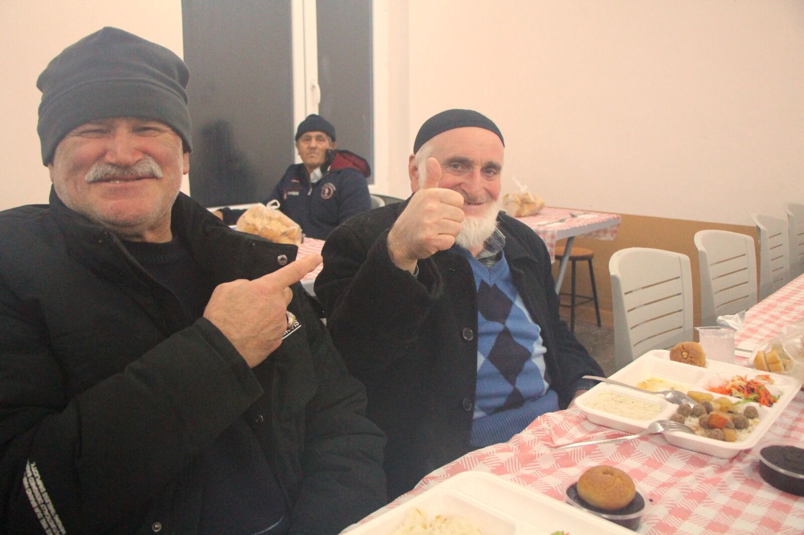 Ramazan Boyunca Bu Köyde Yemeklere Kadın Eli Değmiyor 12