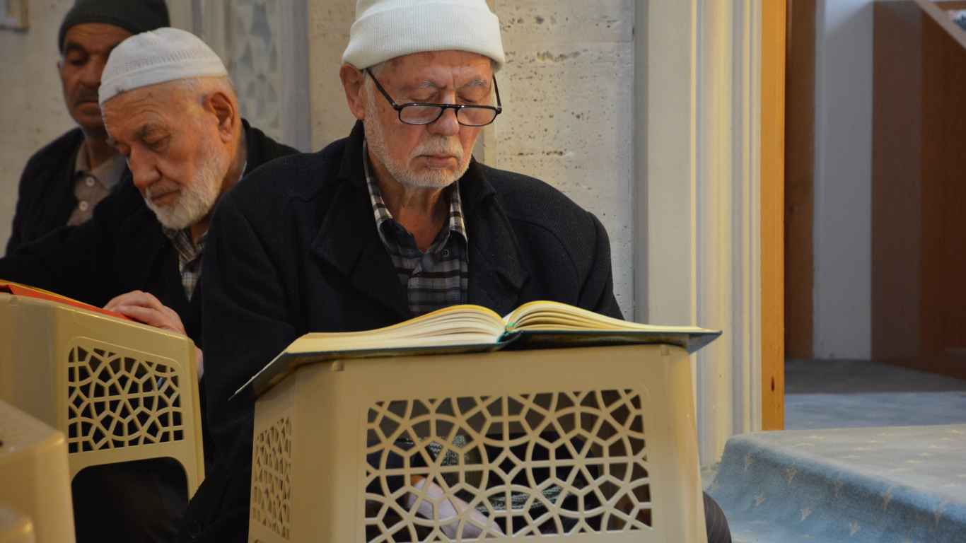 Ramazan’ın Son Cumasında Camiler Doldu Taştı (5)