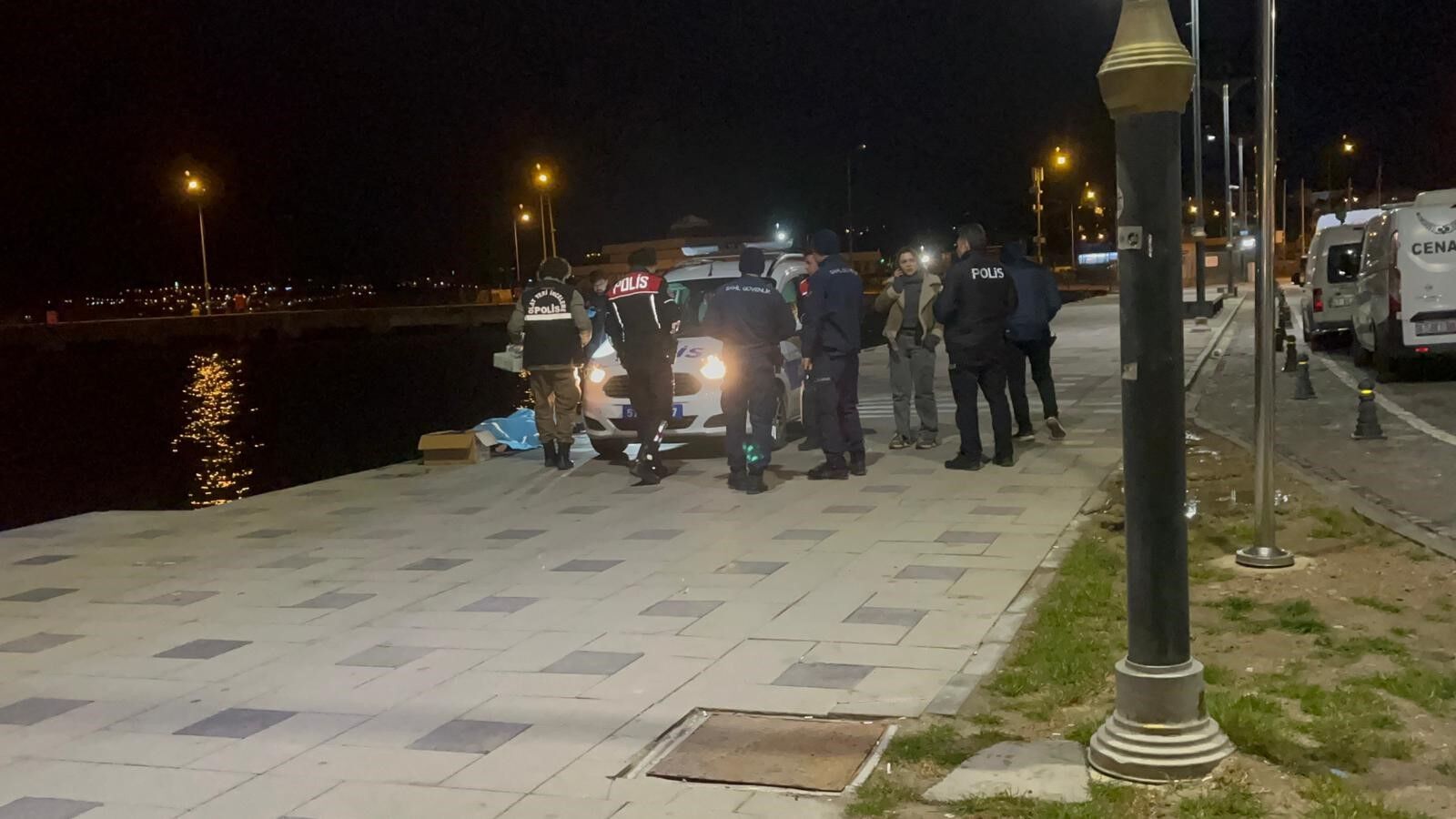 Sahil Bandında Bir Kişinin Cansız Bedeni Bulundu 6