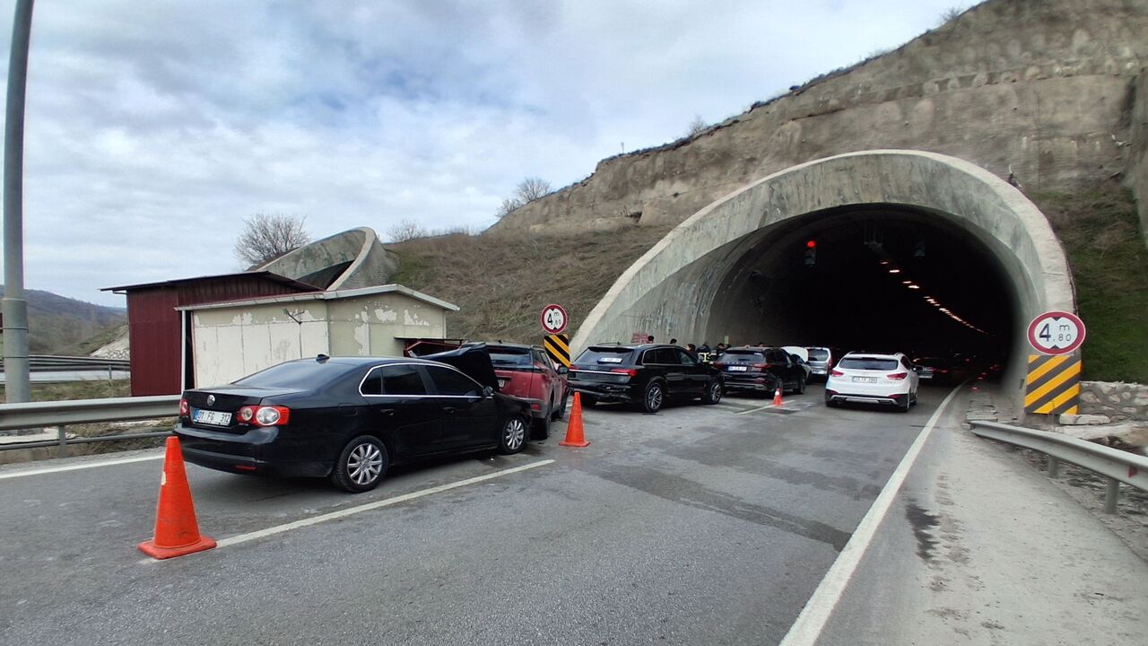 Samsun 19 Mayıs Tünelinde Kaza (3)