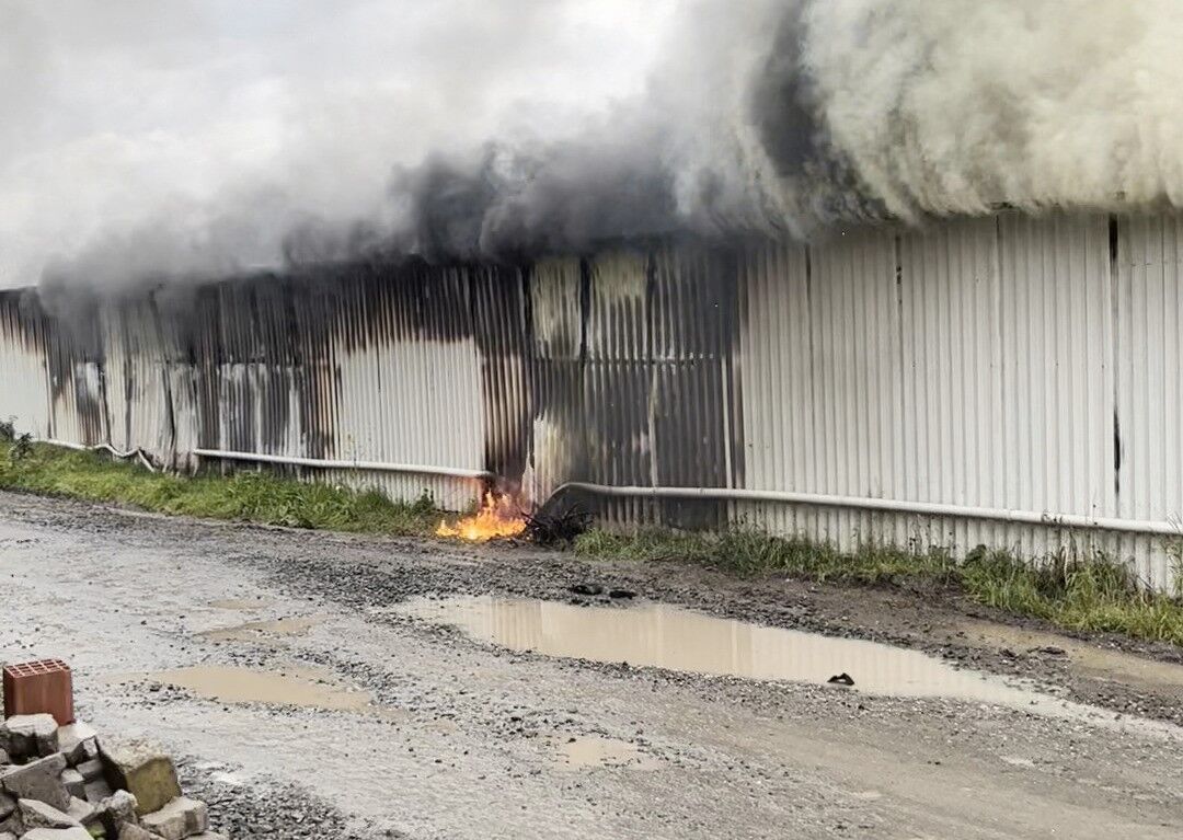 Şantiyede Korkutan Yangın Konteyner Küle Döndü2
