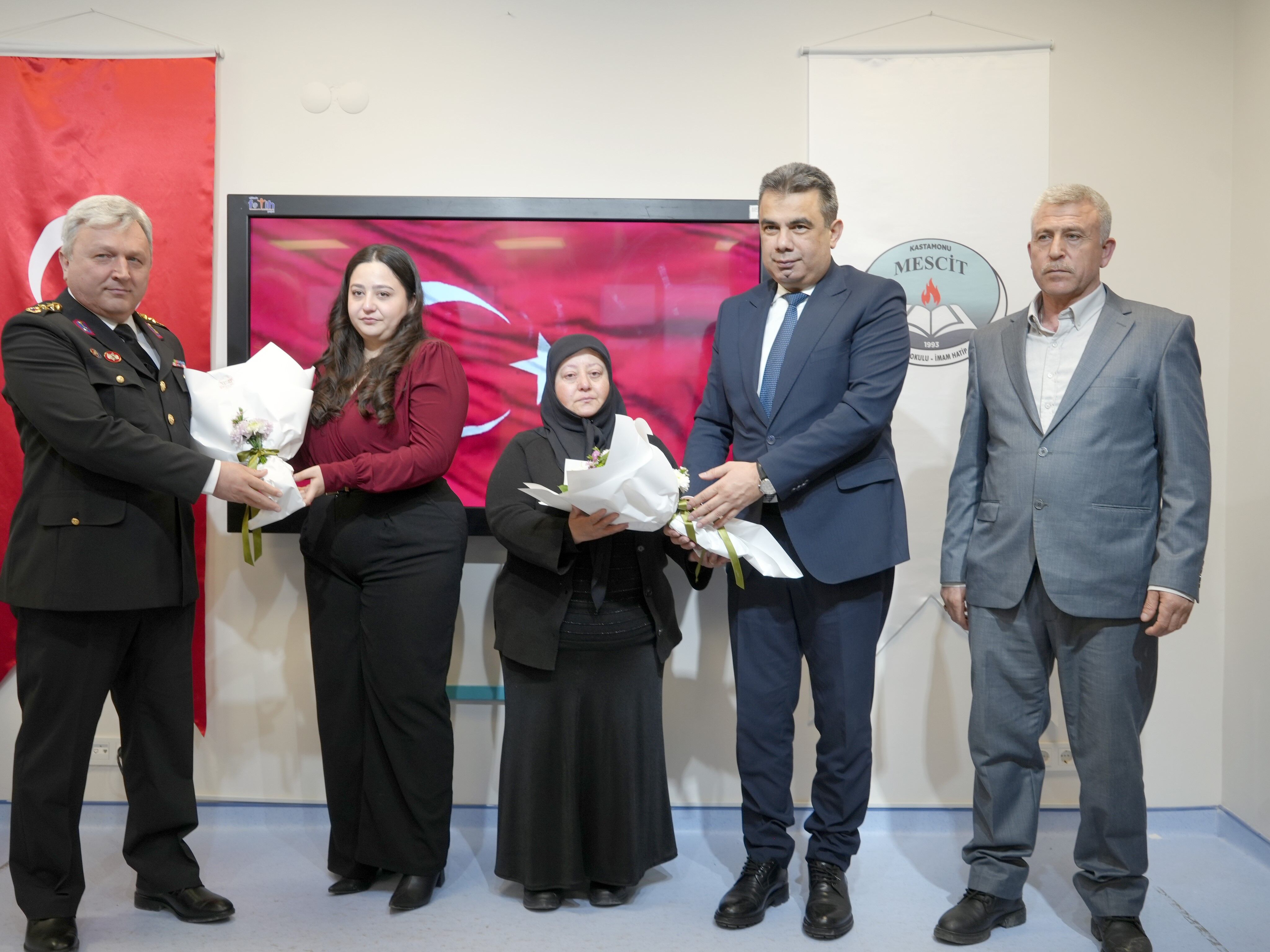 Şehidin Adı Kastamonu'da Köy Okulundaki Kütüphaneye Verildi Ailesi Gözyaşlarına Hakim Olamadı! 212