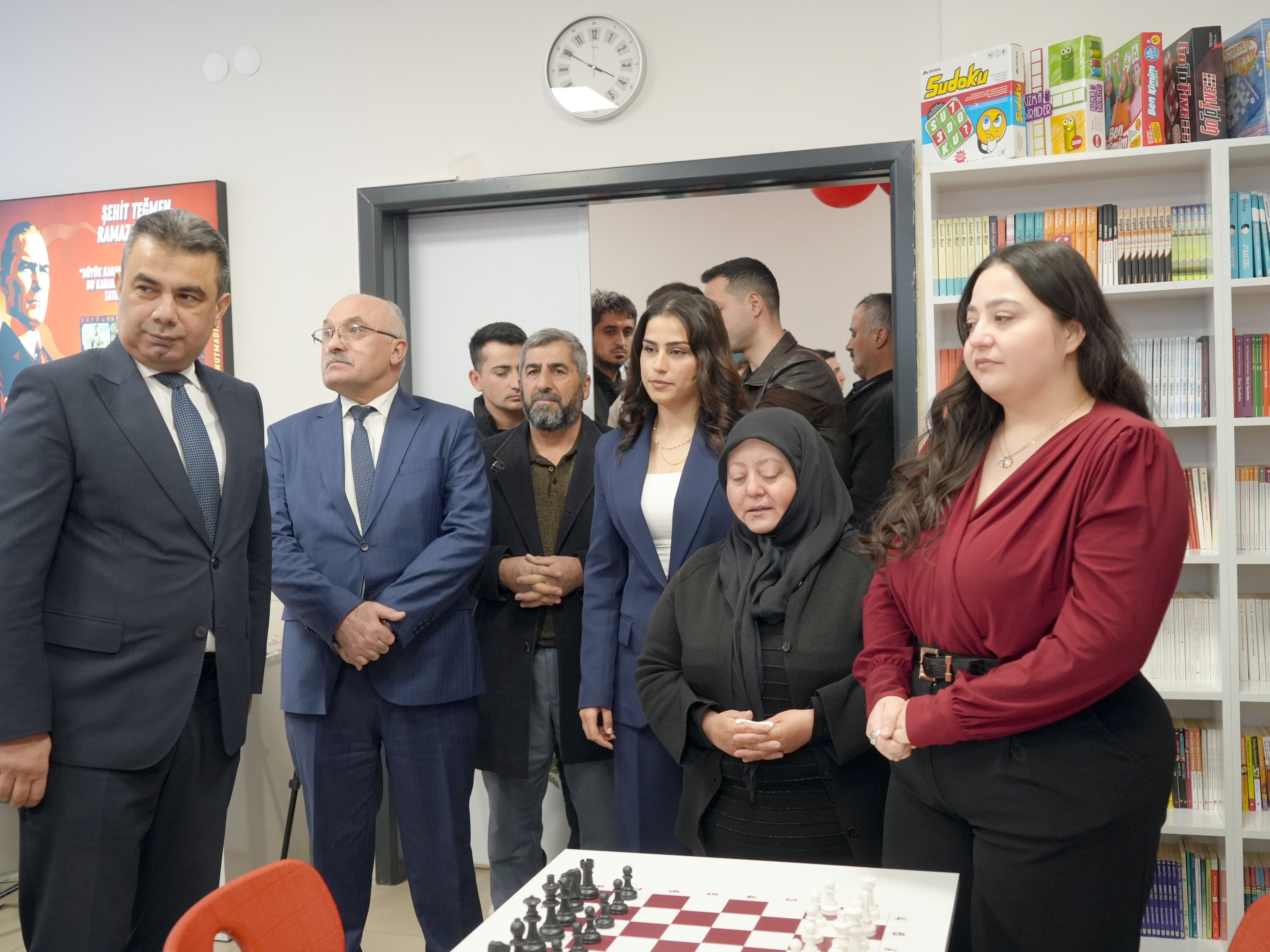 Şehidin Adı Kastamonu'da Köy Okulundaki Kütüphaneye Verildi Ailesi Gözyaşlarına Hakim Olamadı! 213