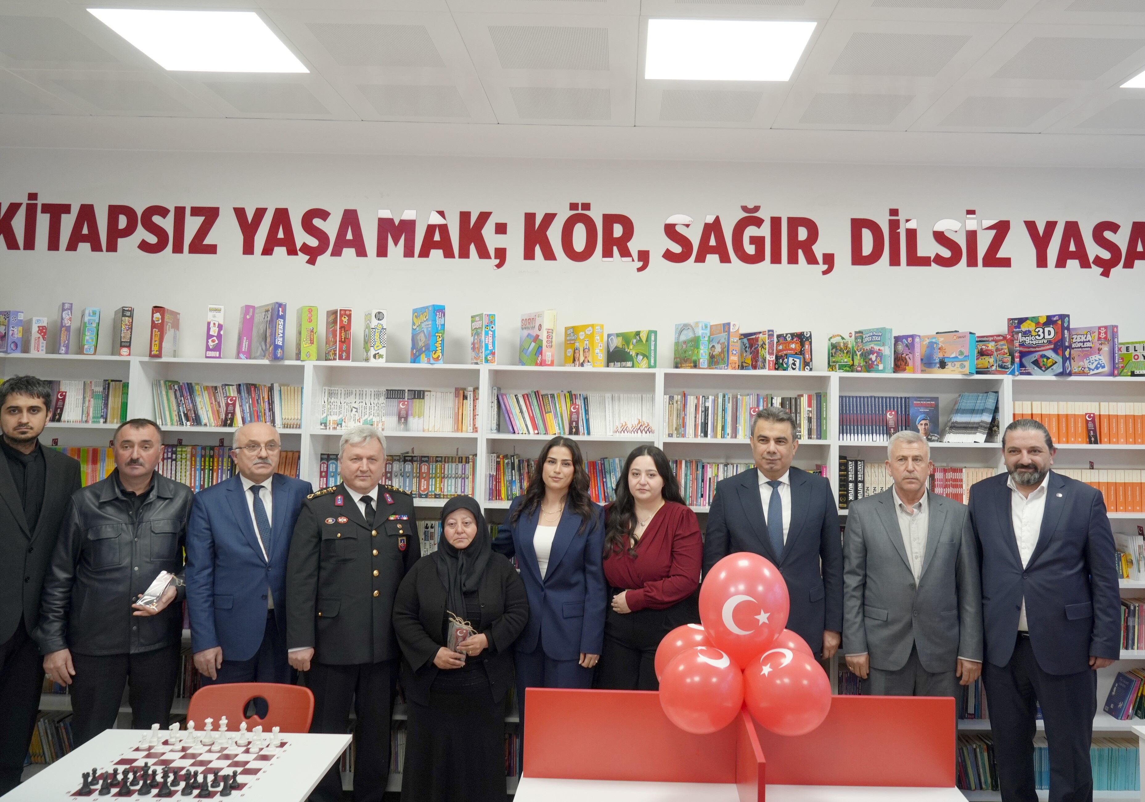 Şehidin Adı Kastamonu'da Köy Okulundaki Kütüphaneye Verildi Ailesi Gözyaşlarına Hakim Olamadı! 222