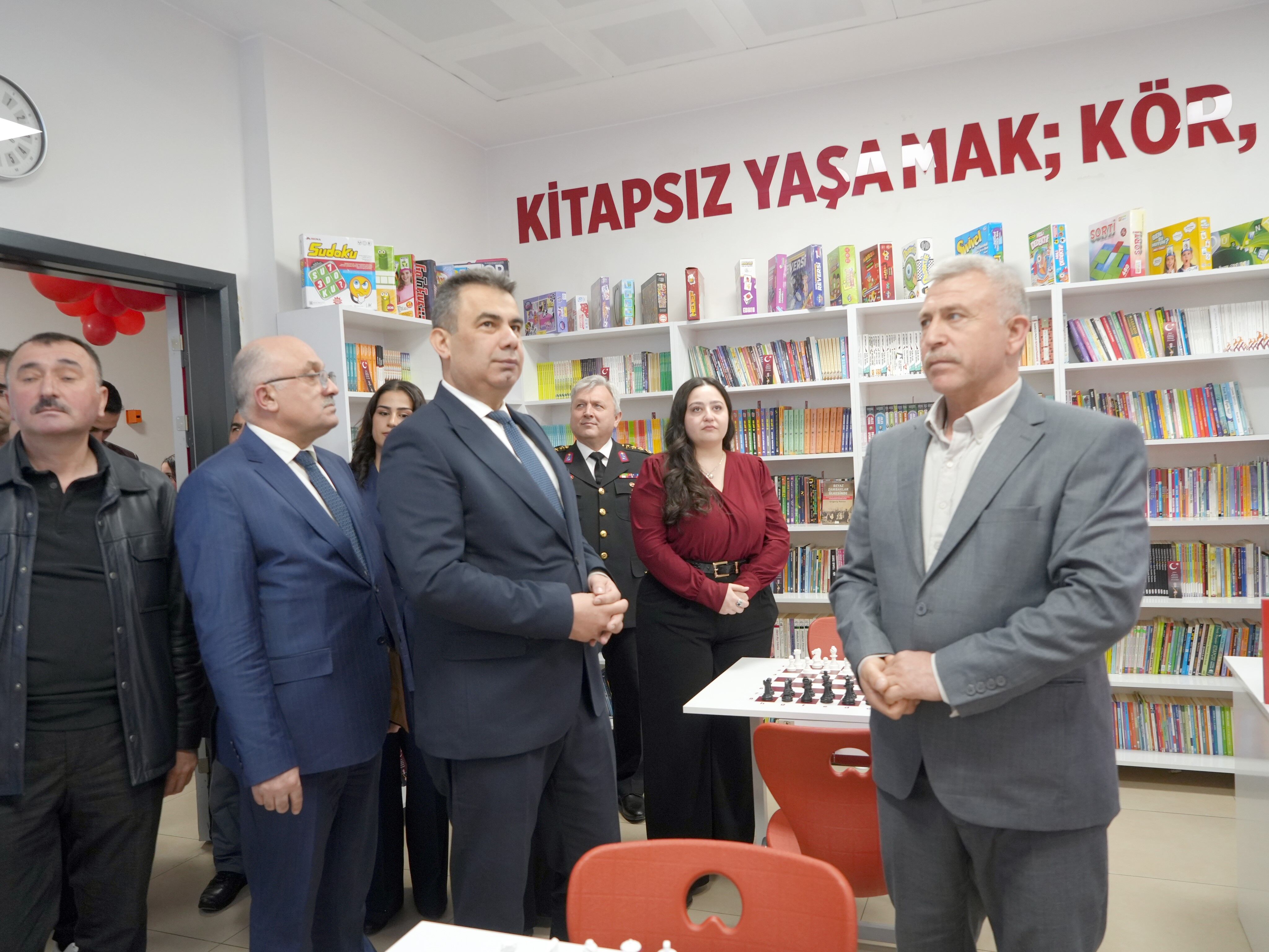 Şehidin Adı Kastamonu'da Köy Okulundaki Kütüphaneye Verildi Ailesi Gözyaşlarına Hakim Olamadı! 23