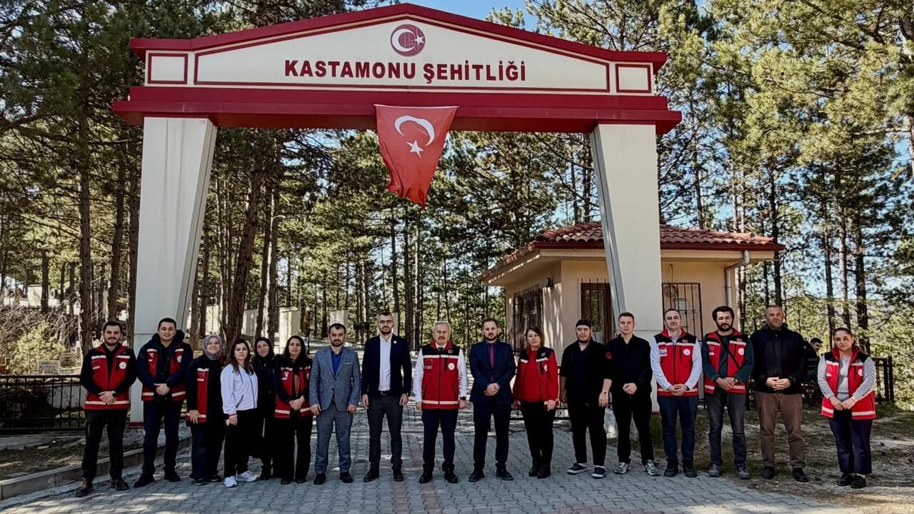 Şehitlik Ziyareti Kastamonu Aile Sosyal (6)