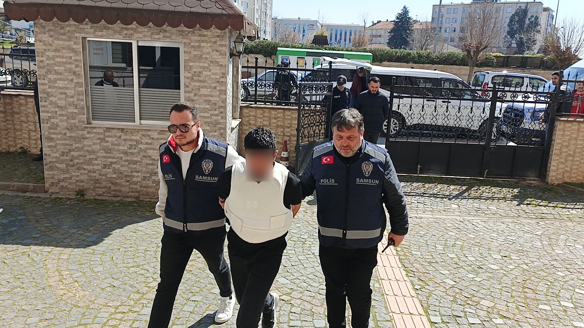 Silahlı Kavga! Tartıştığı Kişiye Kurşun Yağdırdı 1 Kişi Ağır Yaralandı! 88888888888888