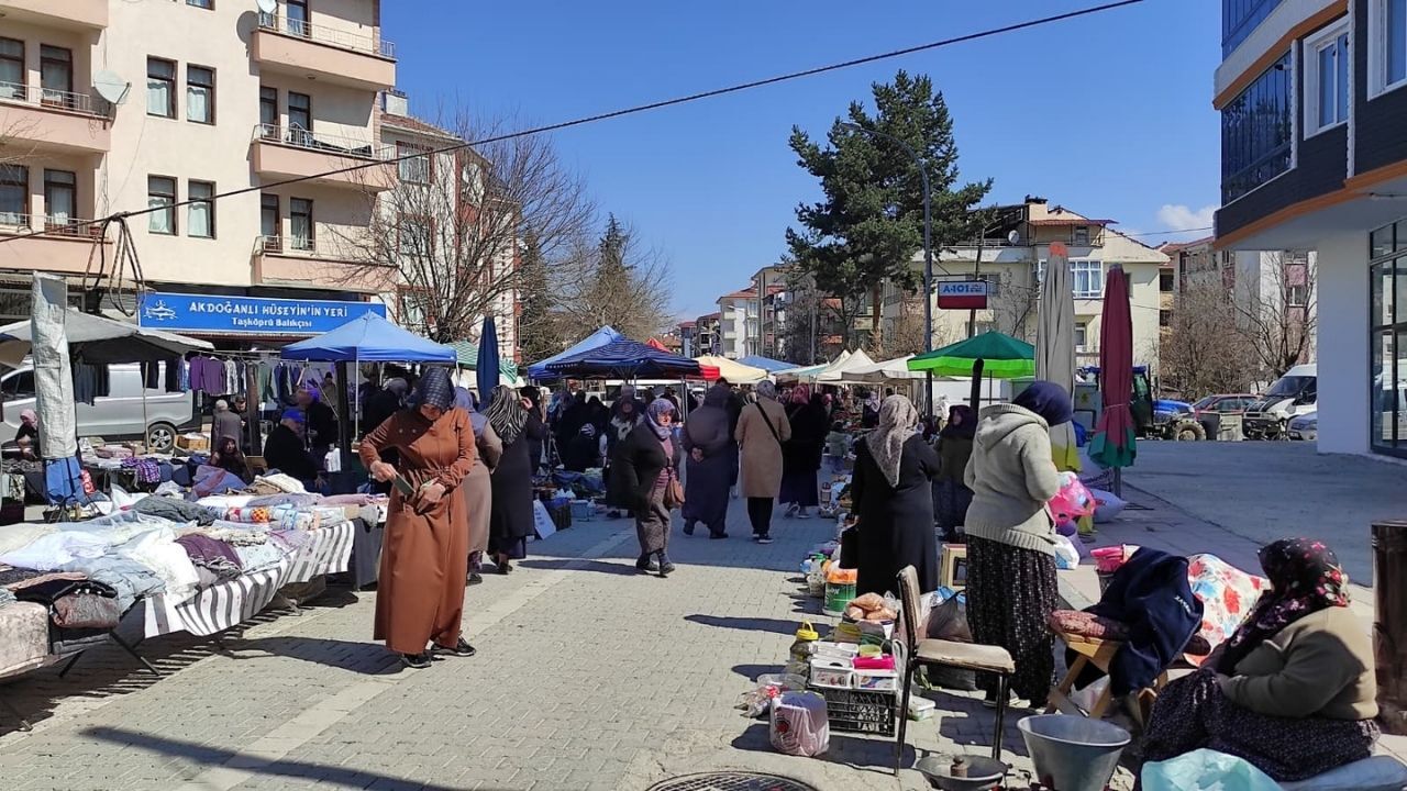 Taşköprü’de Bayram Telaşı Pazara Yansıdı Güncel Fiyatlar (3)