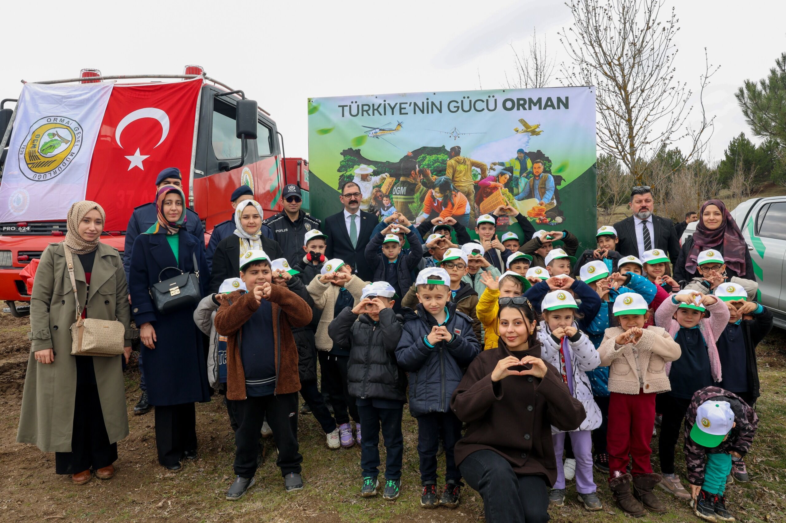 Taşköprü'de Bin 150 Fidan Toprakla Buluştu 15