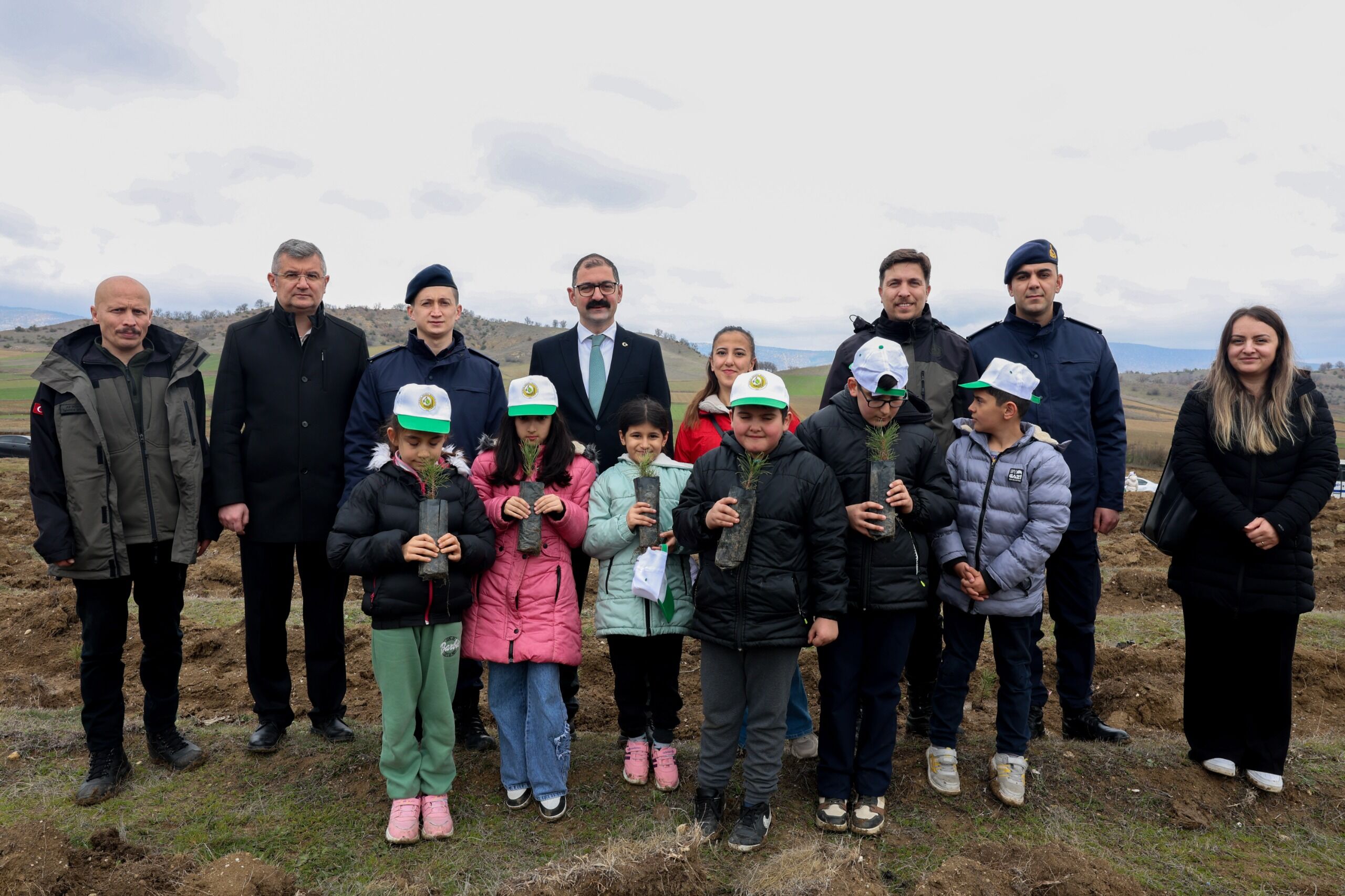 Taşköprü'de Bin 150 Fidan Toprakla Buluştu 25