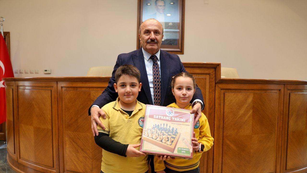 Taşköprü’de Çocuklar Hayallerindeki Şehri Başkan Arslan’a Anlattı (11)