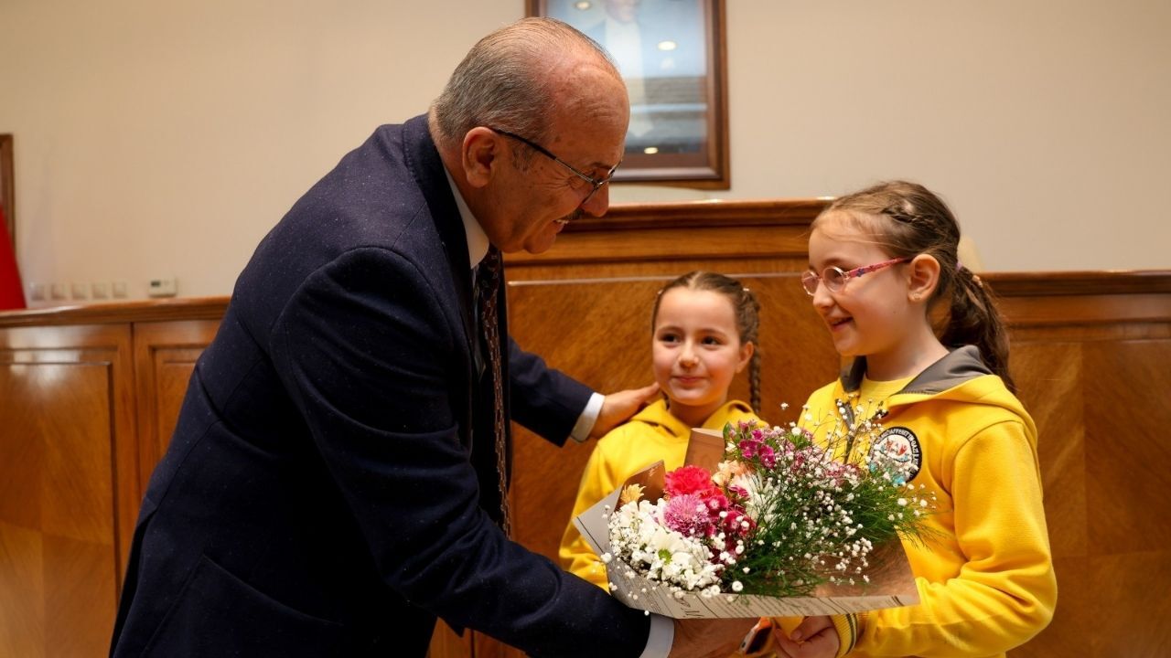 Taşköprü’de Çocuklar Hayallerindeki Şehri Başkan Arslan’a Anlattı (8)