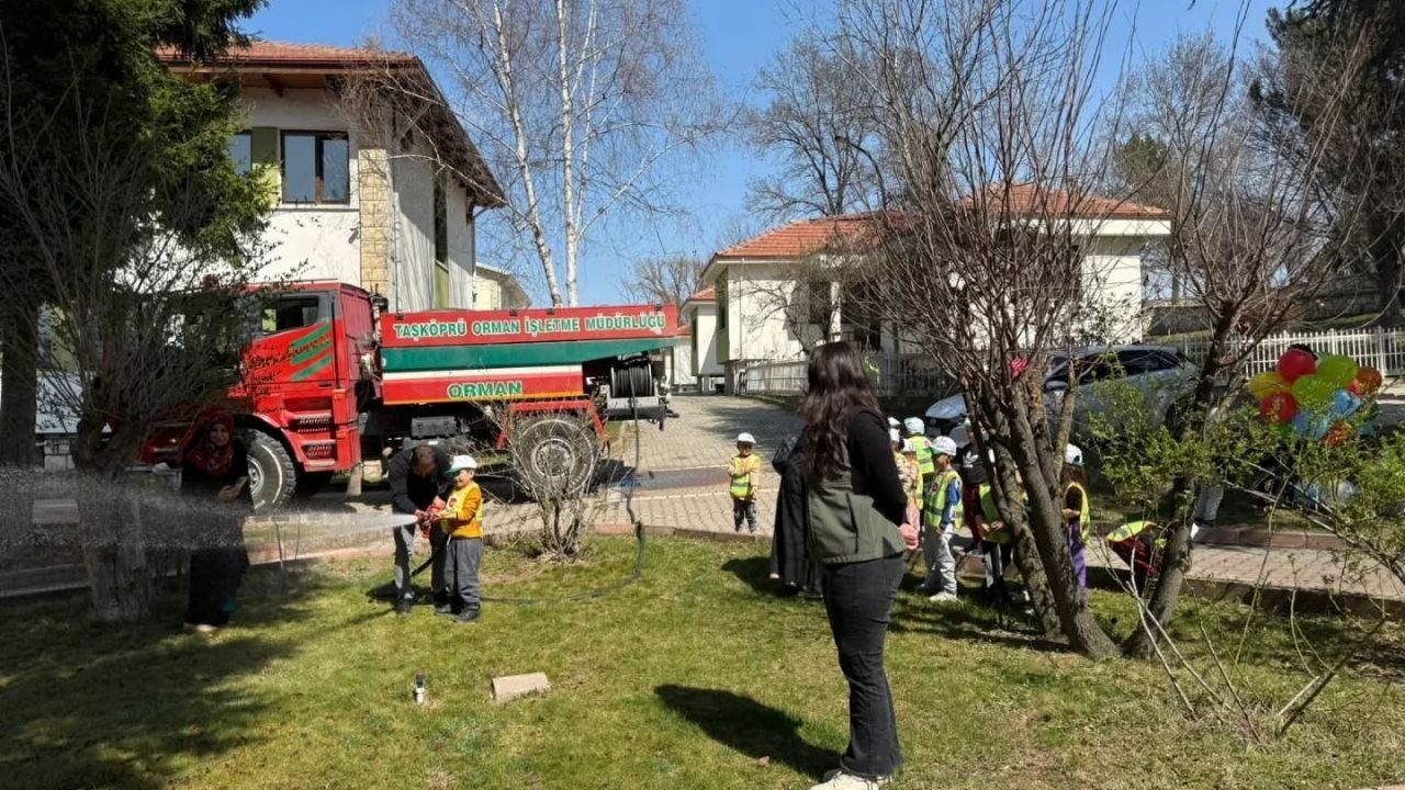 Taşköprü’de Orman Haftası Coşkusu Çocuklar Hem Eğlendi Hem Öğrendi (4)