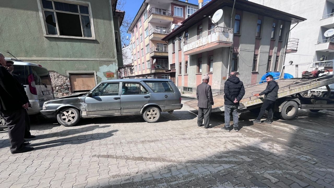 Taşköprü’de Ortalık Karıştı 3 Araç Kazaya Karıştı (3)