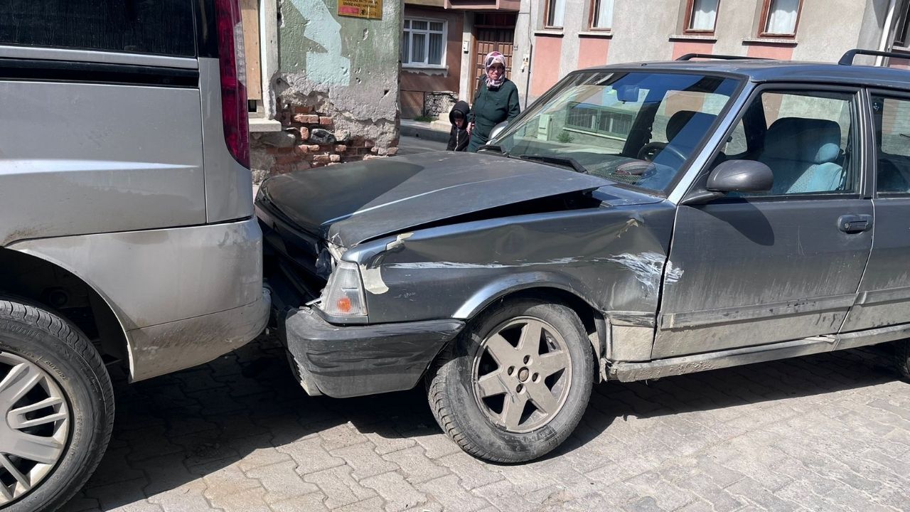 Taşköprü’de Ortalık Karıştı 3 Araç Kazaya Karıştı (5)