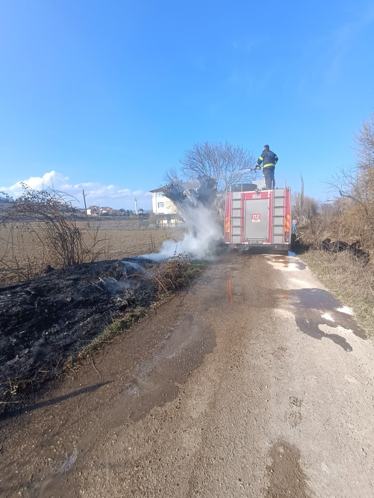 Taşköprü'de Yine Yangın İtfaiye Ekipleri Müdahale Etti 2