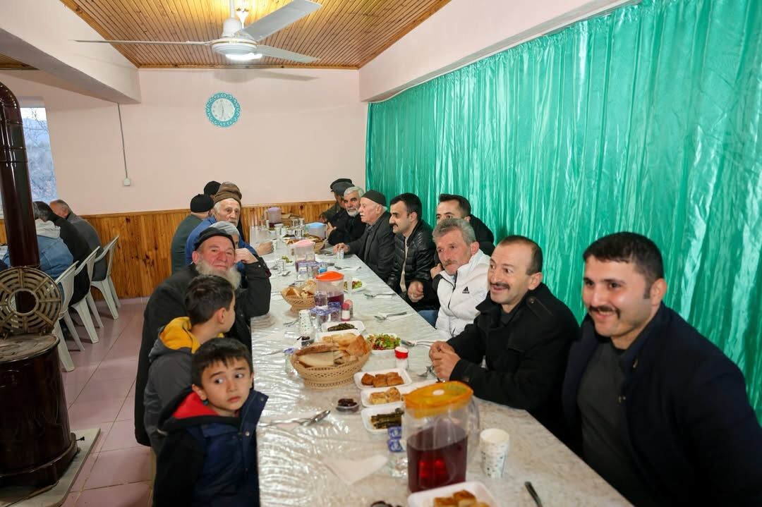 Taşköprü'nün Köyünde Vatandaşlarla Iftar Sofrasında Buluştular 6