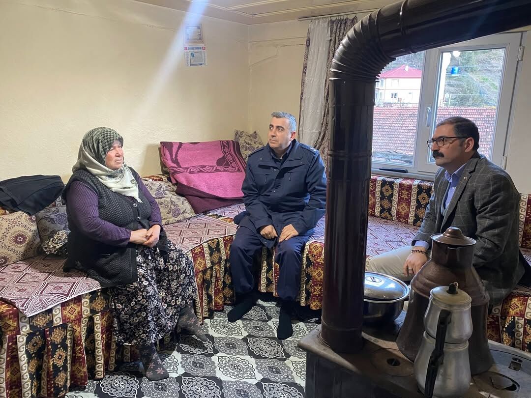 Taşköprü'nün Köyünü Ziyaret Etti Vatandaşların Hayır Duasını Aldı 2