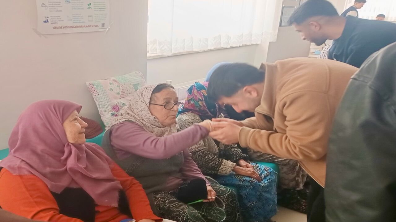 Tosya Huzurevi Gönül Dokunan Ziyaret (3)