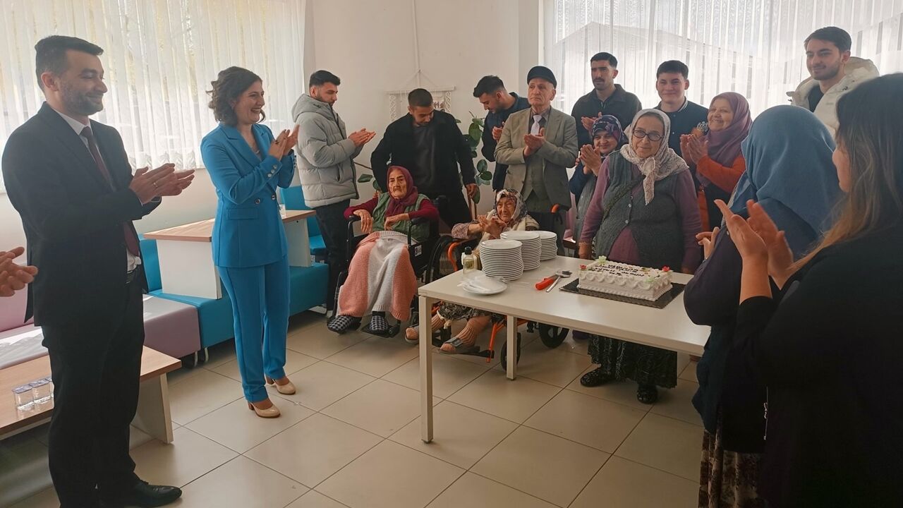 Tosya Huzurevi Gönül Dokunan Ziyaret (4)