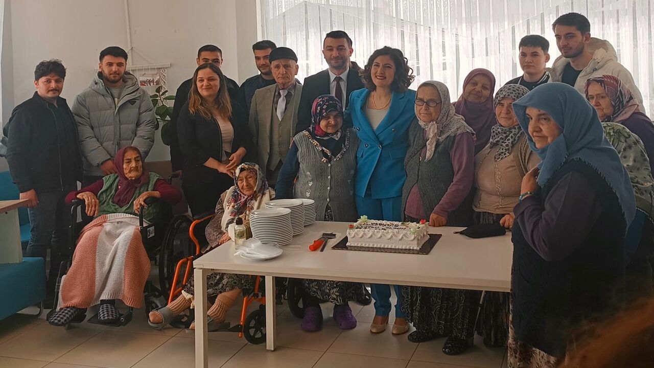 Tosya Huzurevi Gönül Dokunan Ziyaret (6)