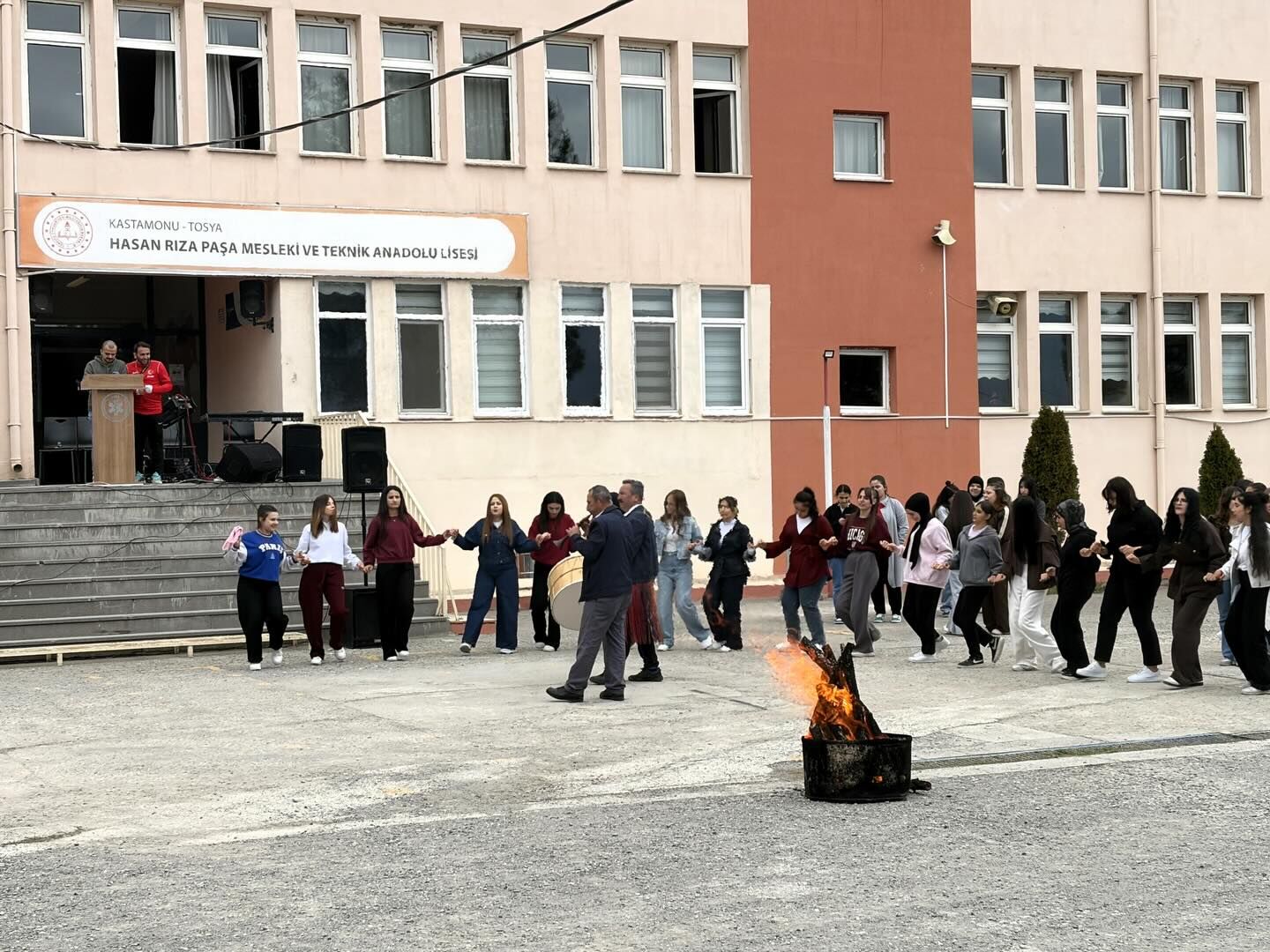 Tosya’da Nevruz Coşkusu Kadim Gelenekler Birlikte Yaşandı1