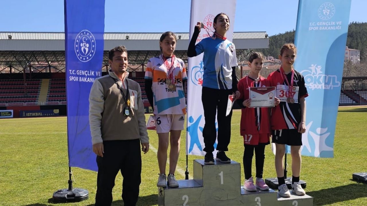 Tosya’dan Atletizmde Büyük Başarı İl Birinciliği Geldi (3)