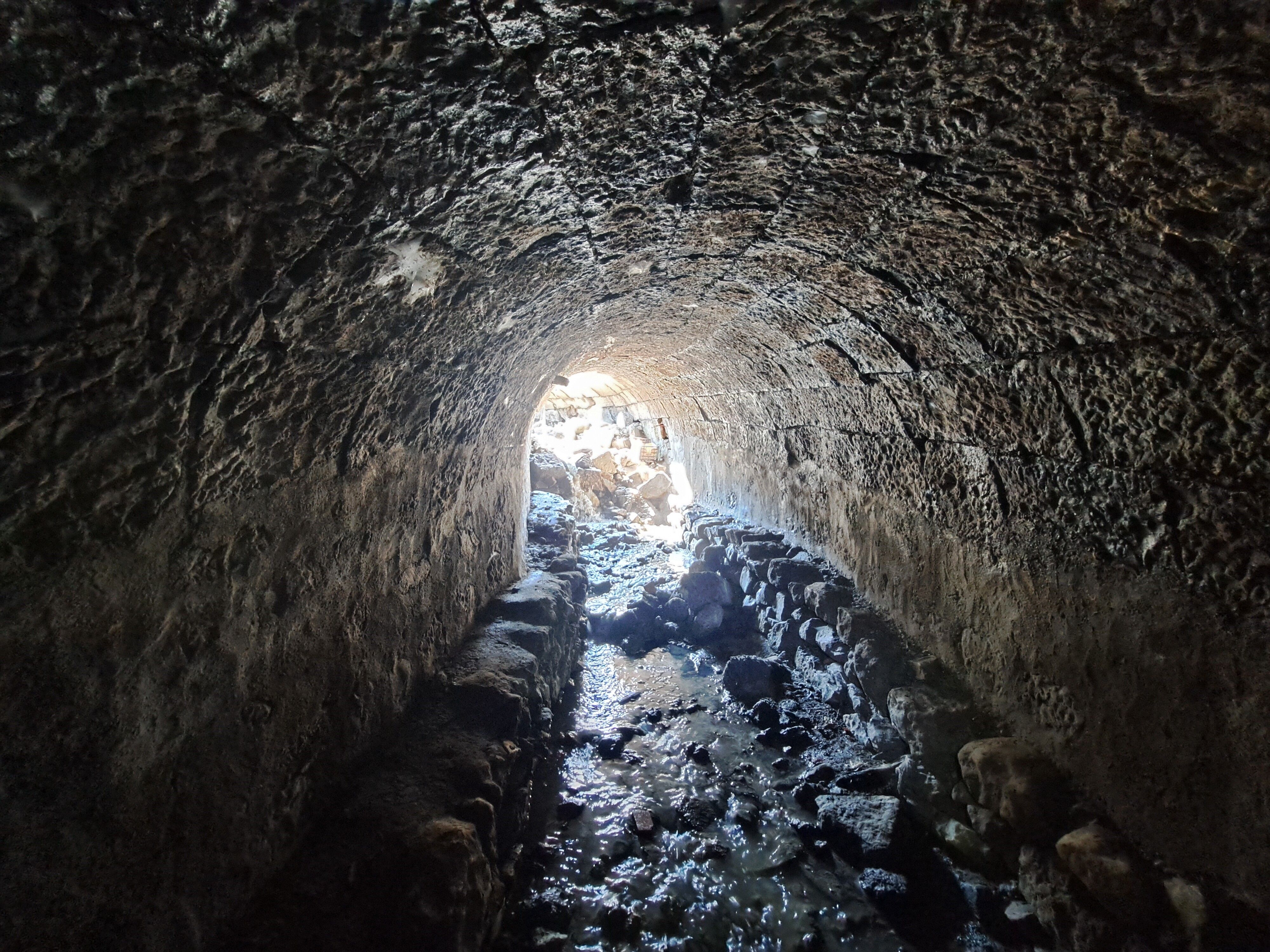 Trabzon Çömlekçi’de Roma Dönemine Ait Su Kanalı Keşfedildi