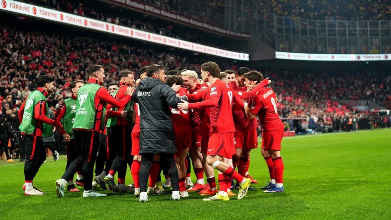 Türkiye Milli Maç Romanya (2)