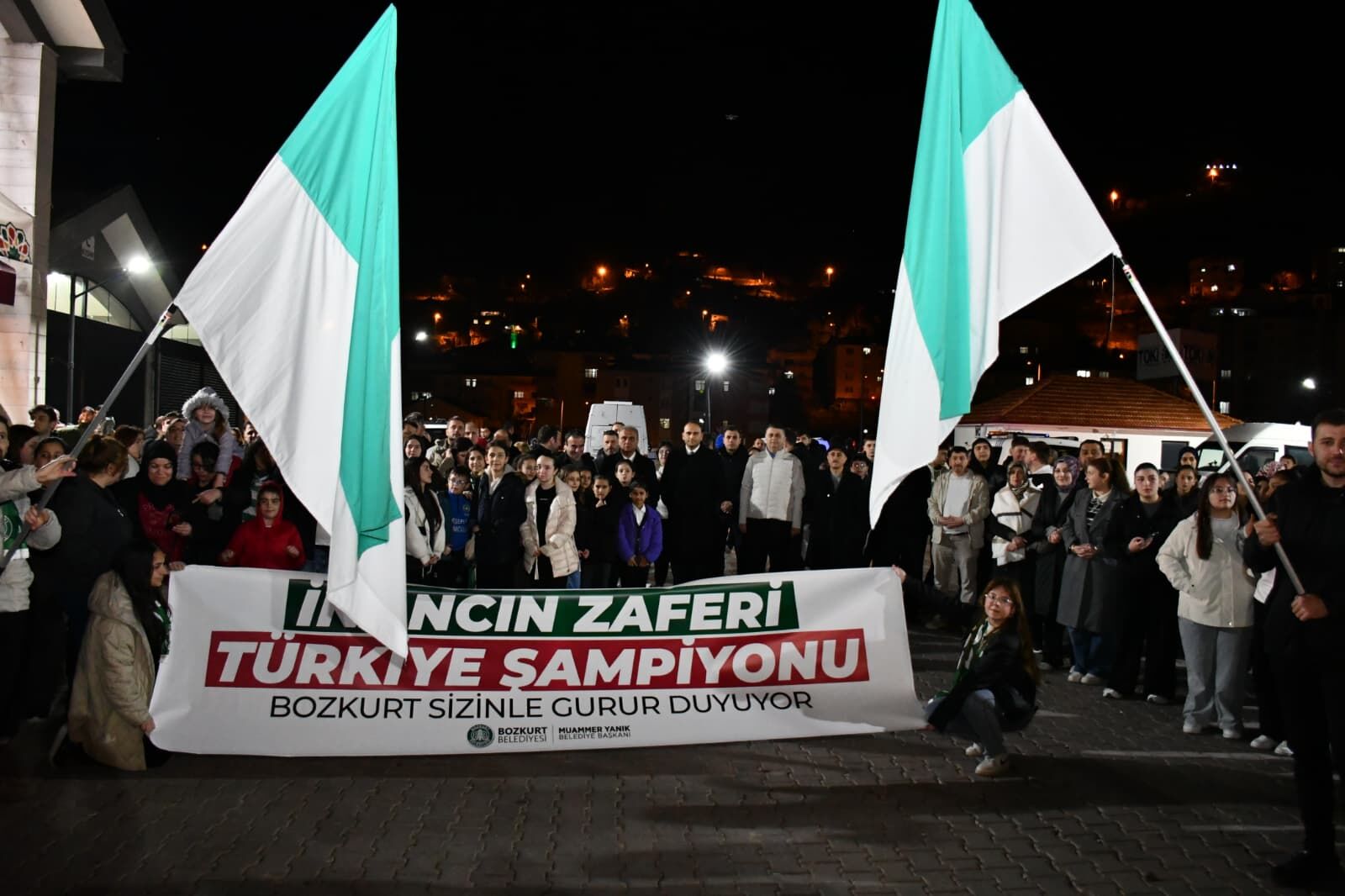 Türkiye Şampiyonu Kastamonulu Öğrenciler Coşkuyla Karşılandı 88888888