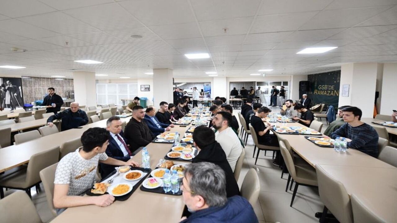 Vali Üniversite Öğrencileri Iftar (3)