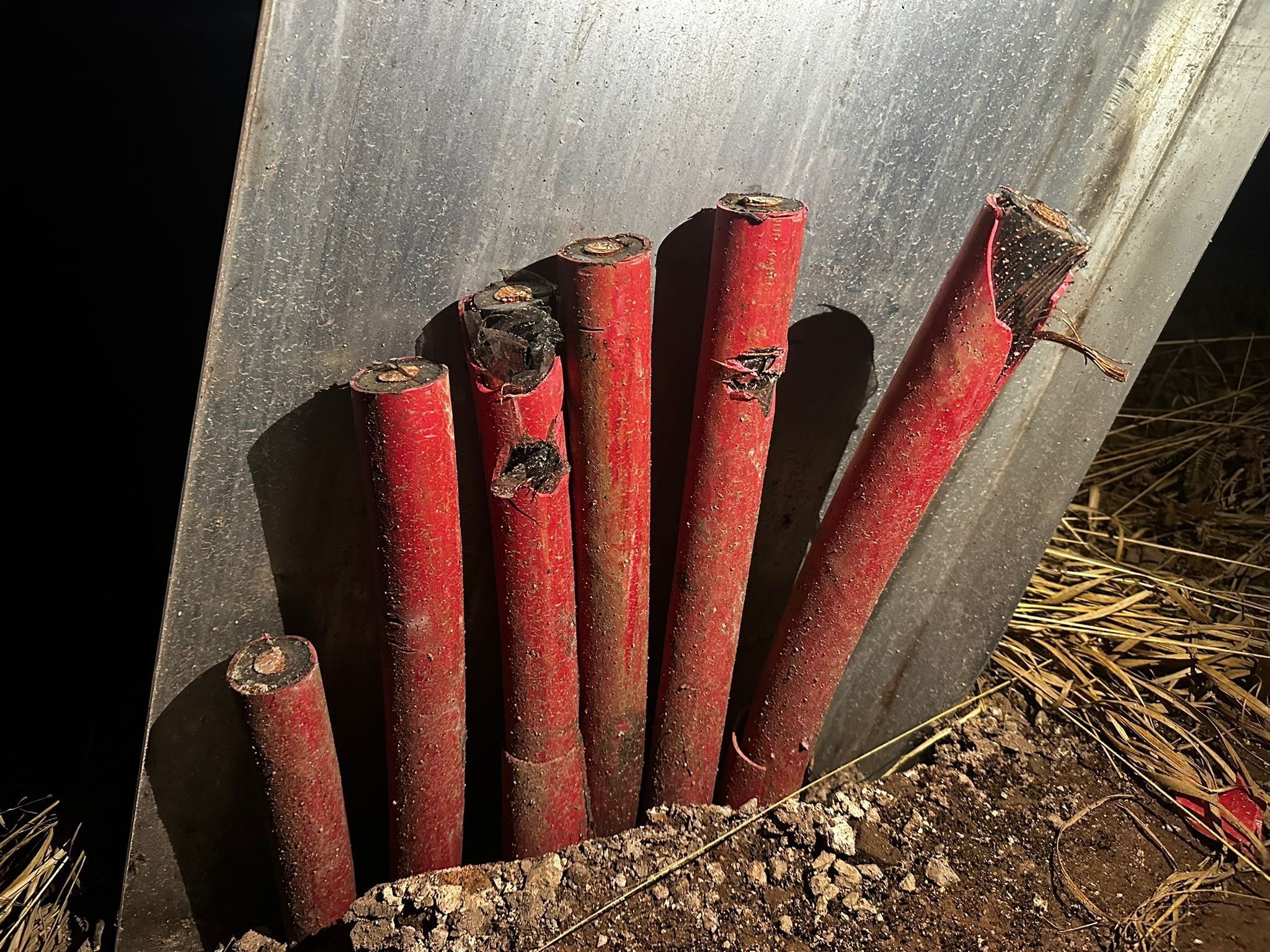 Vinç Kiraladılar! 1 Milyon Tl Değerinde Bakır Çaldılar 2 Kişi Tutuklandı! 88888888