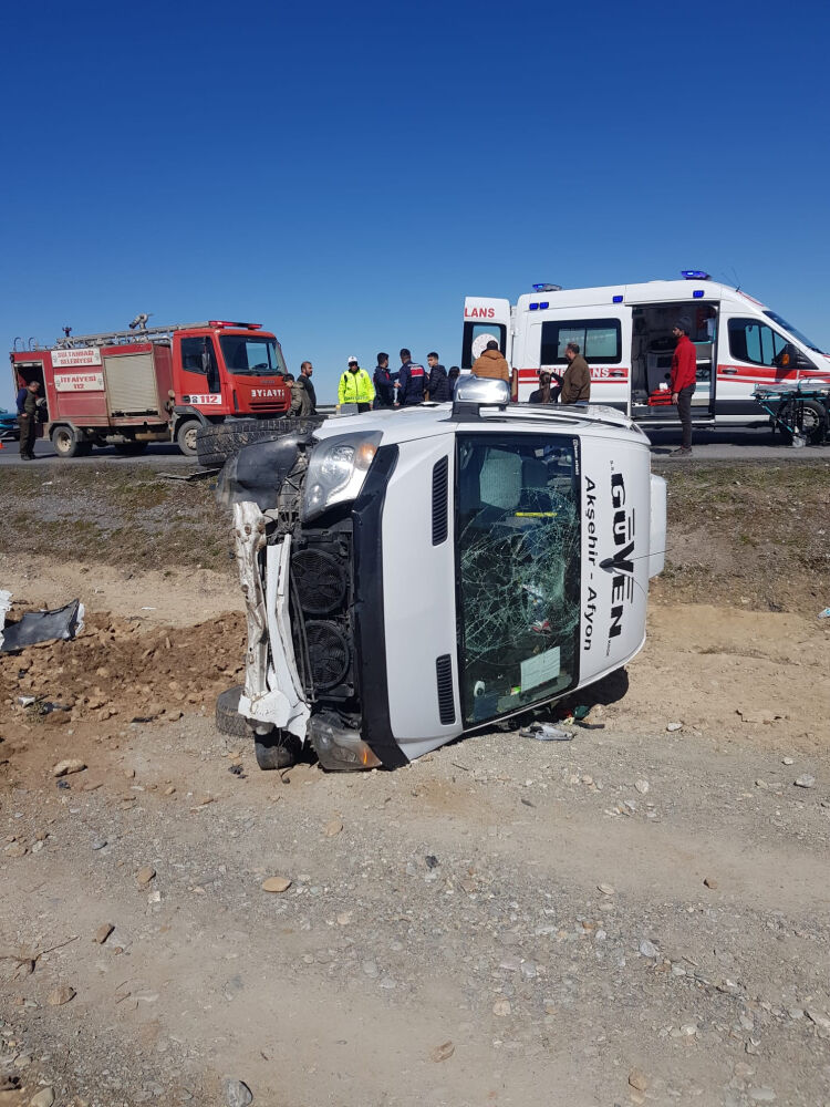 Yolcu Indiren Minibüse Tir Arkadan Çarptı 11 Yaralı!1