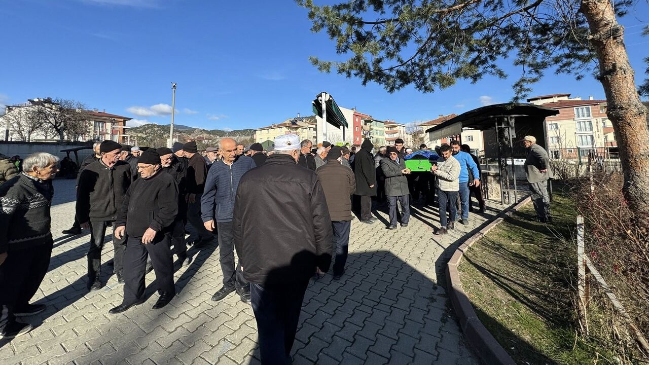 Zeynep Özkan Toprağa Verildi (3)