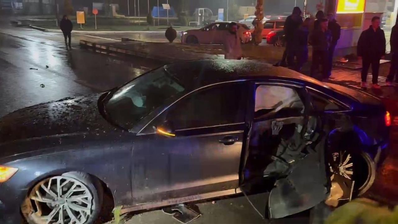 Zincirleme Kaza 4 Aracın Karıştığı Kazada 2 Kişi Yaralandı (4)