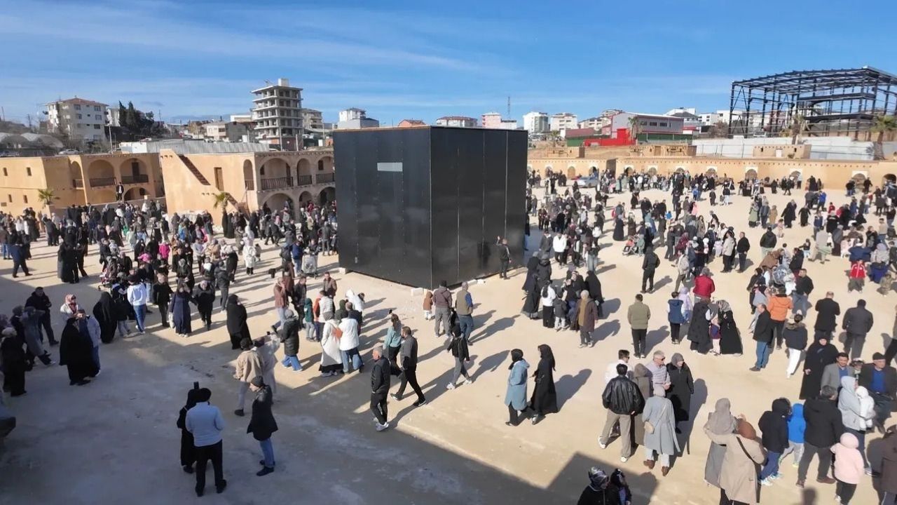 Ziyaretçi Akınına Uğrayan Mekke Platosu Ziyarete Kapandı Gerekçesi Utandırdı (1)