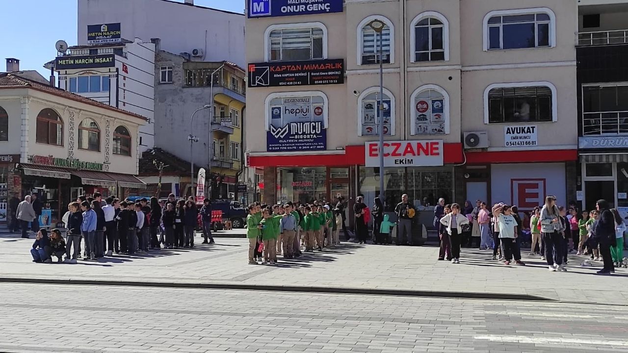 23 Nisan Öncesi Taşköprü’de Renkli Telaş (1)