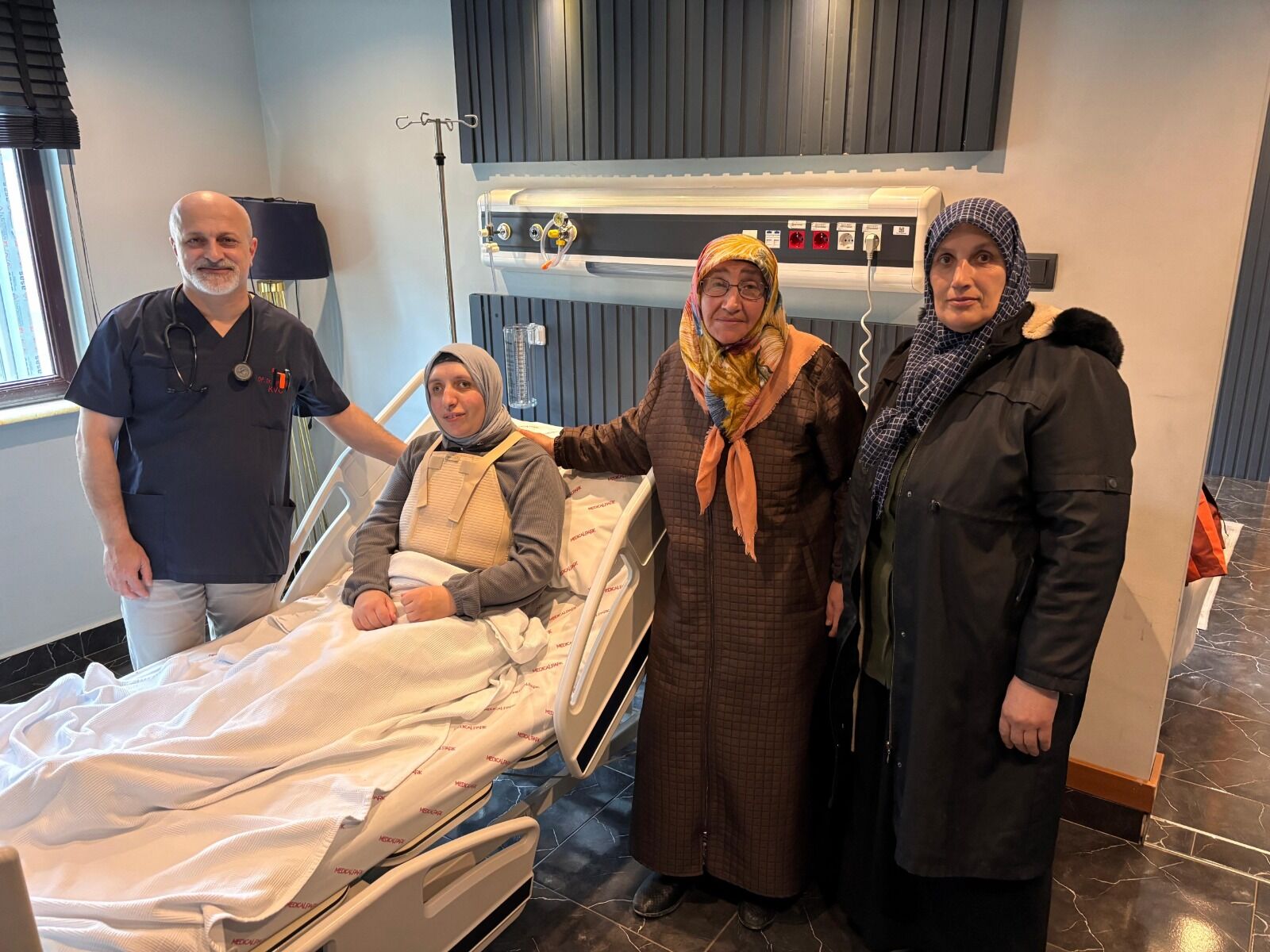 33 Yaşındaki Hasta Üçüncü Ameliyatla Hayata Döndü 88888888