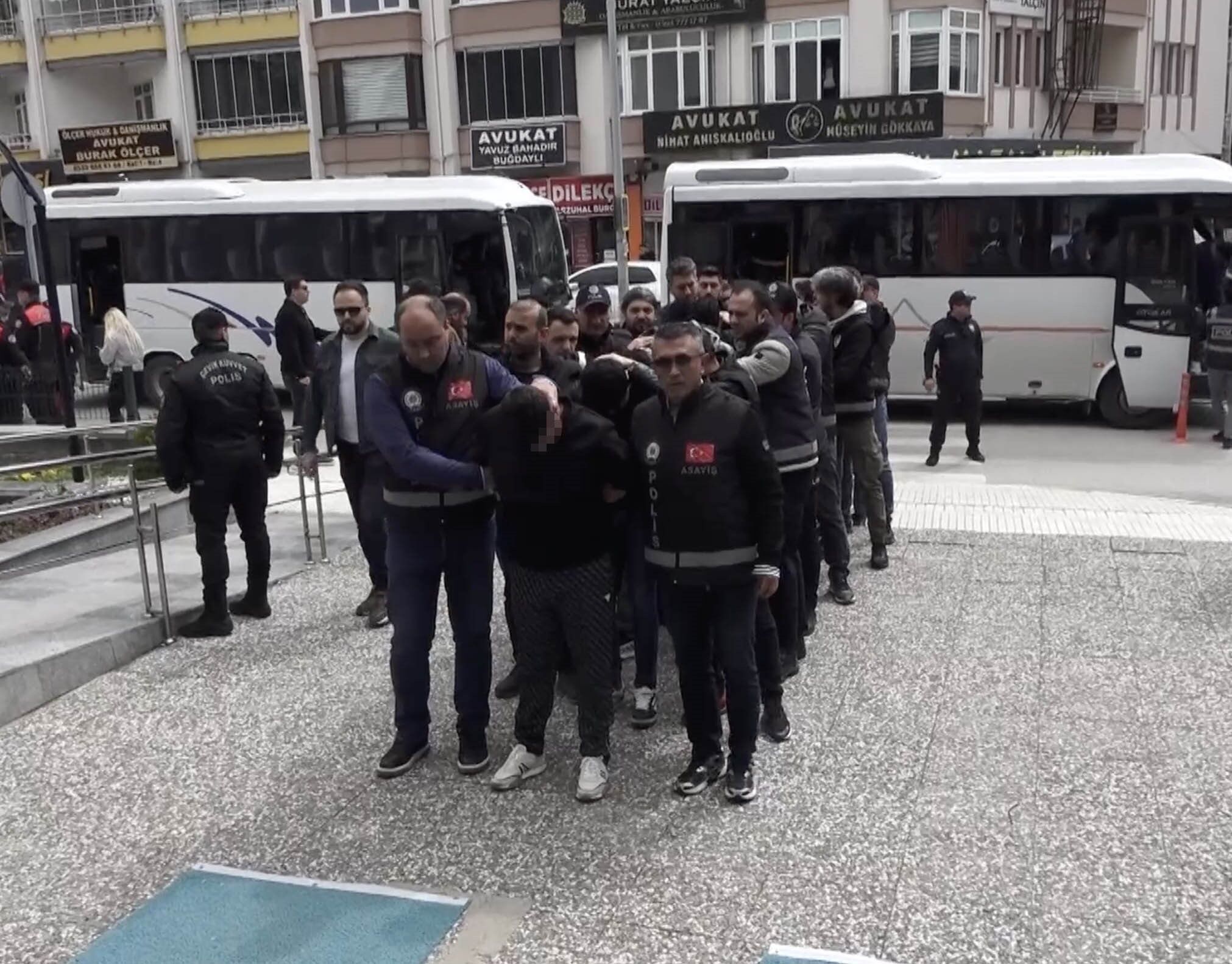 5 Ilde Ev Satma Vaadiyle Milyonlarca Liralık Vurgun Yaptılar 21 Kişi Tutuklandı 22