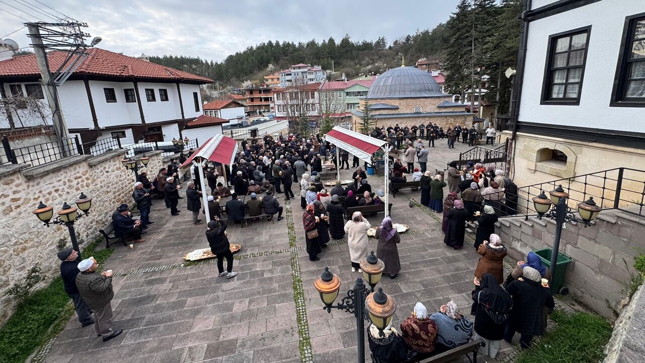 669384859 26393836120297616 7136550284566834584 N