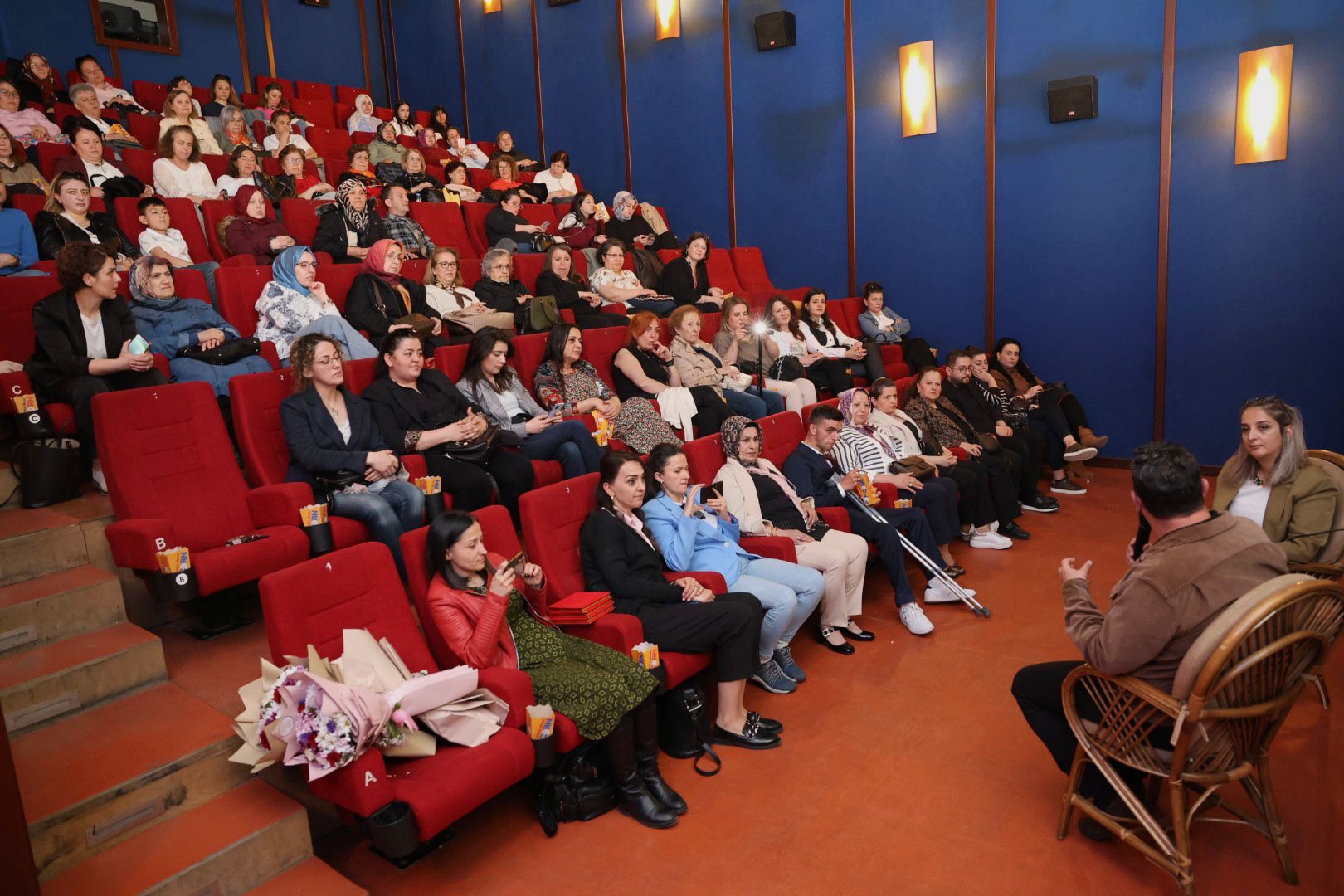 '7 Kemerli Bir Zaman Geçidi Taşköprü' Filmi Kadınlara Özel Gösterimle Sunuldu 24