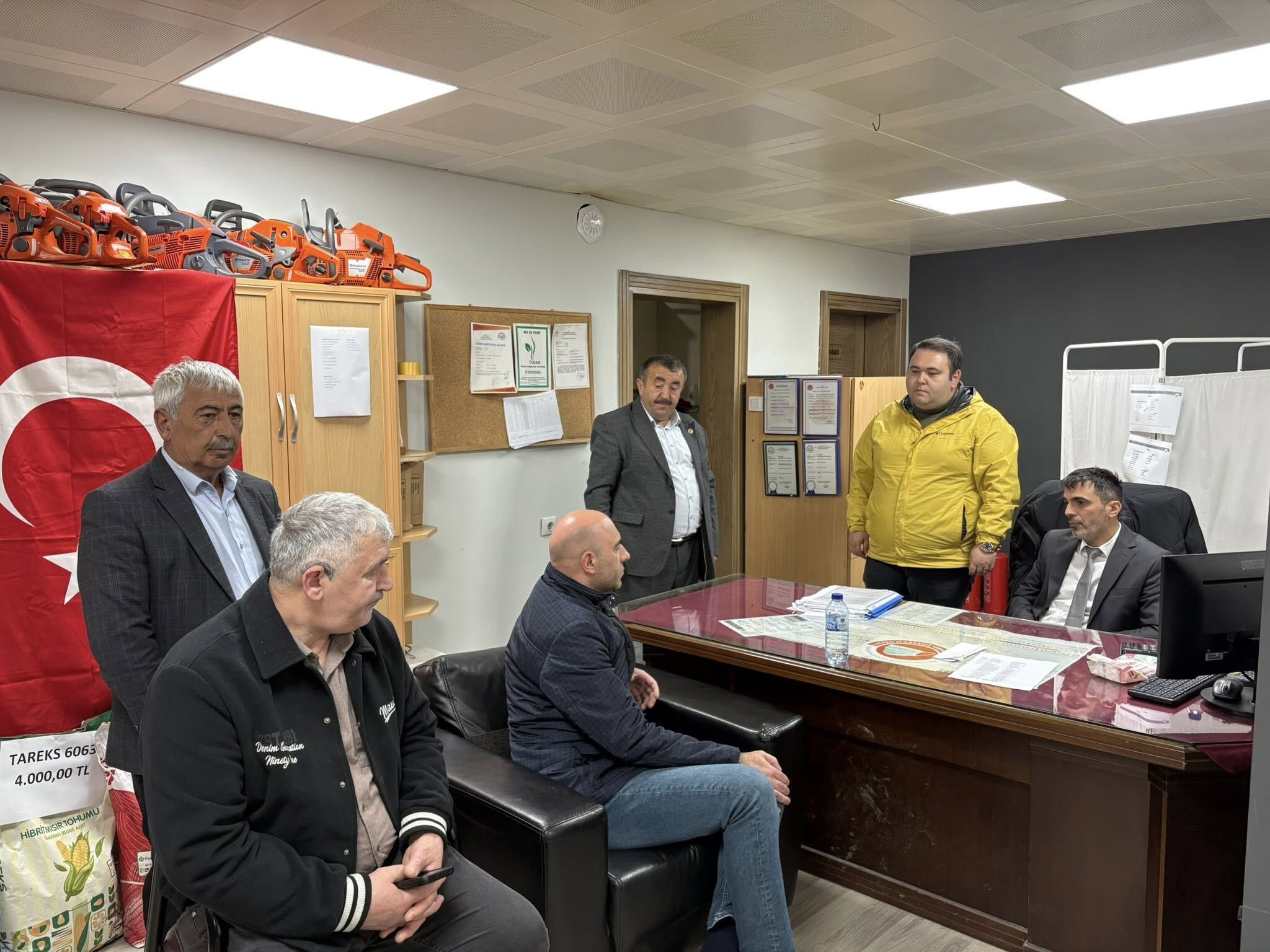 Ak Parti Heyeti Mescit Köyü’nde Tarım Kredi Genel Kurulunda Yoğun İlgi