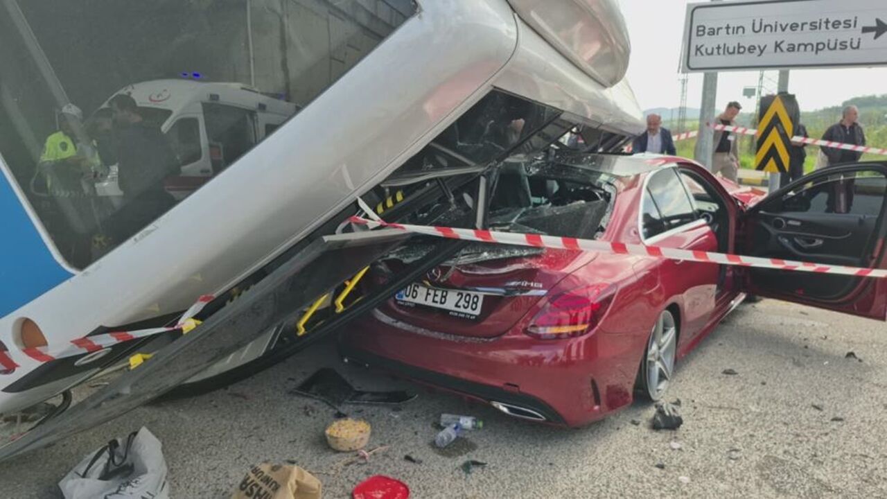 Bartın Üniversite Kaza Yaralı Var (4)