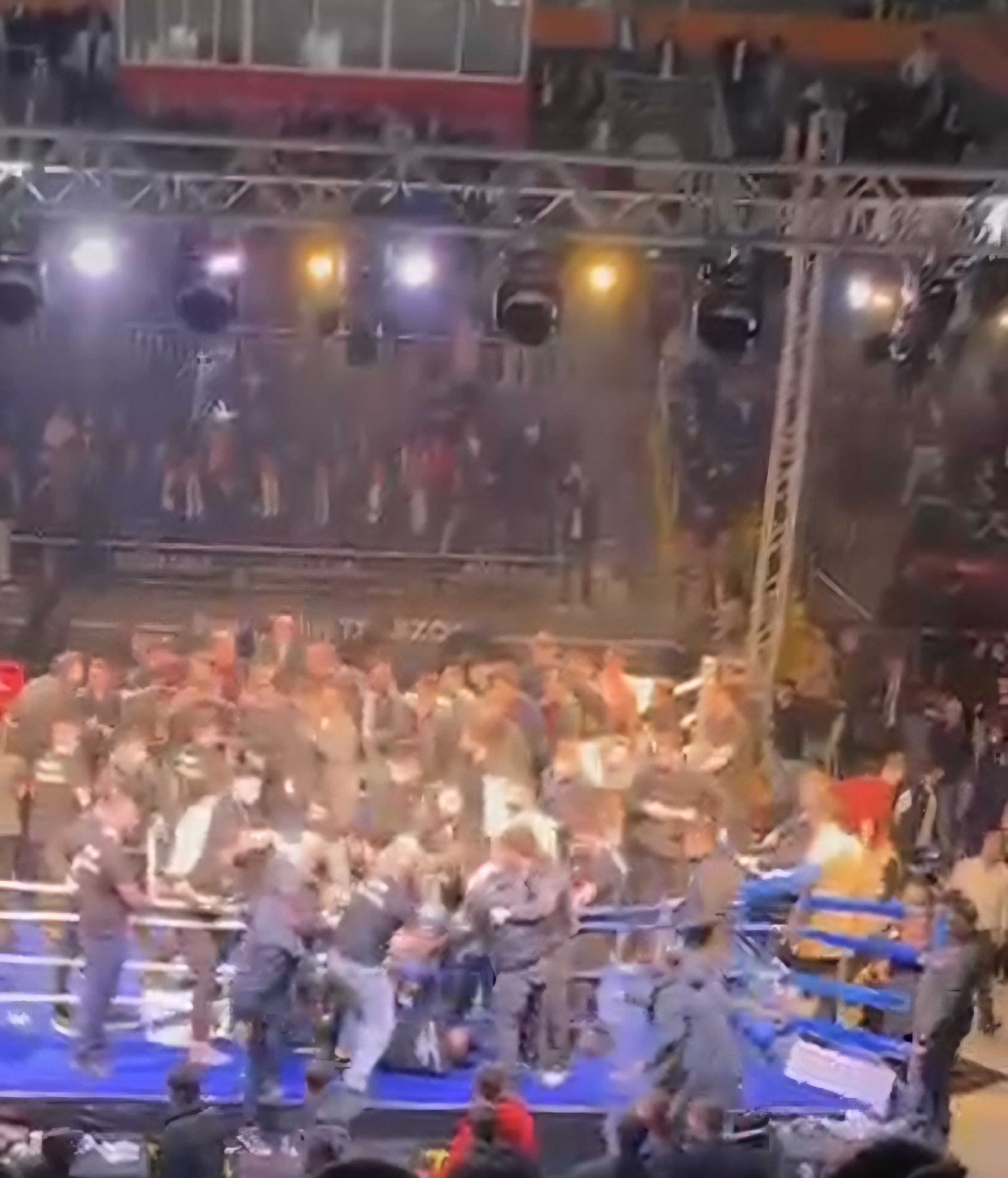 Boks Maçında Sporcular Arasında Kavga Çıktı 12