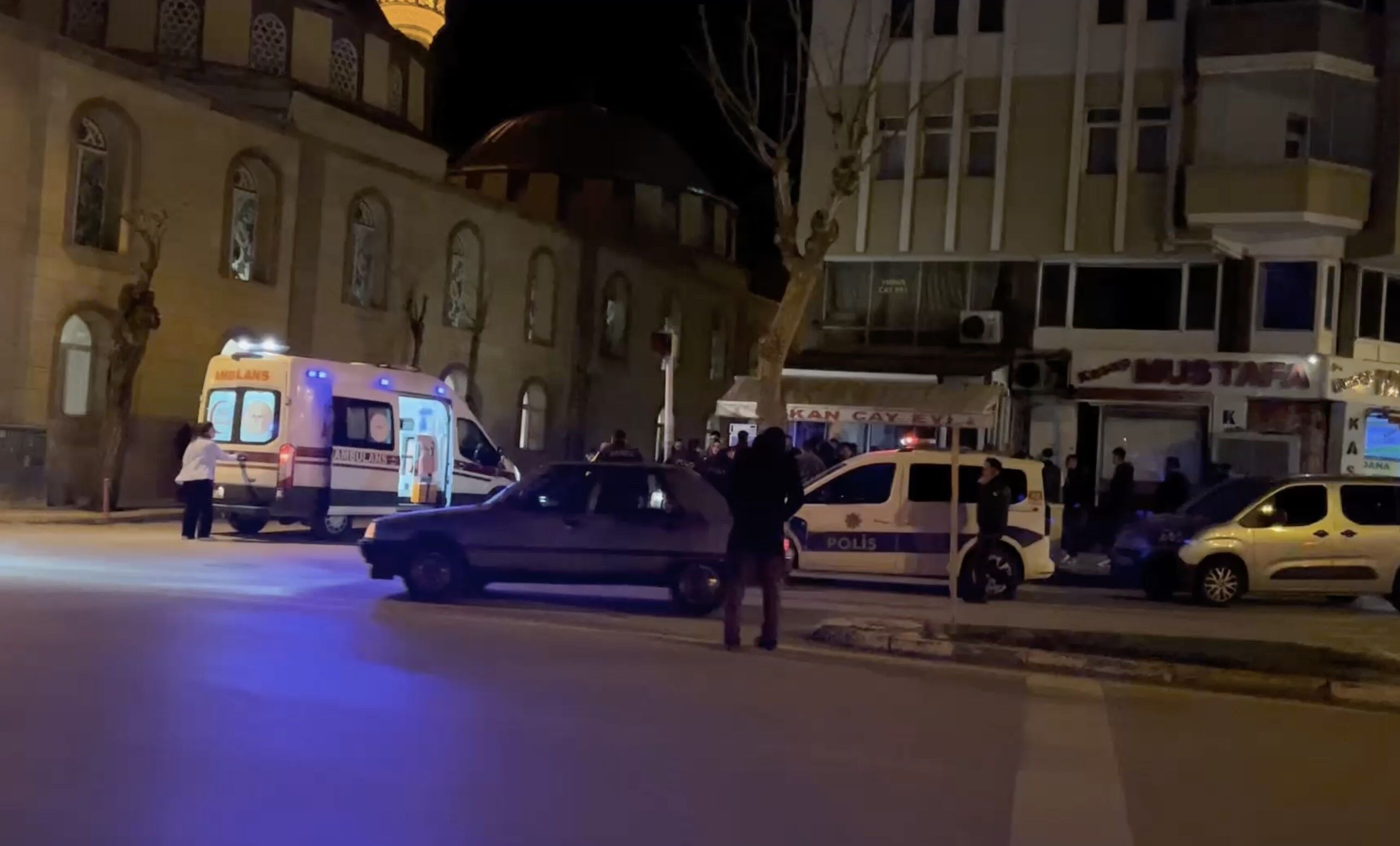 Cadde Ortasında Silahlı Saldırı 1 Yaralı